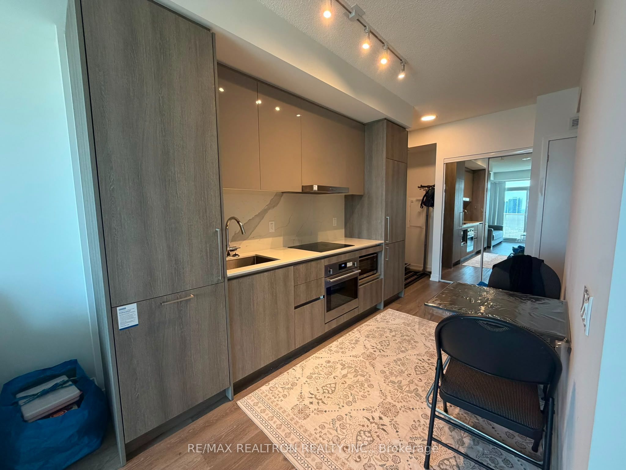 225 Commerce Street 2208, Vaughan, ON L4K 0R1 photo 4