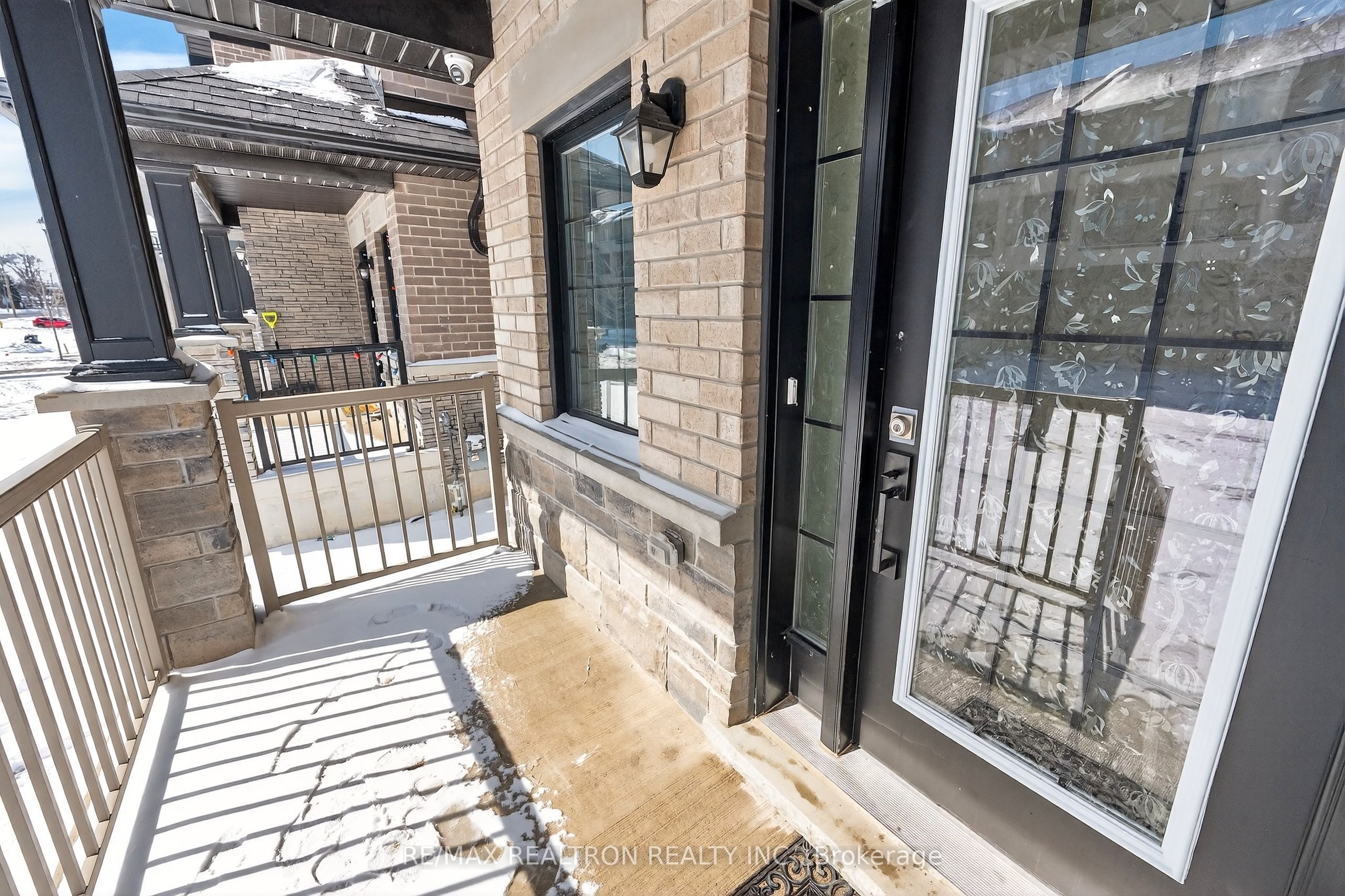 9 Alan Williams Trail, Uxbridge, ON L9P 0R5 photo 3