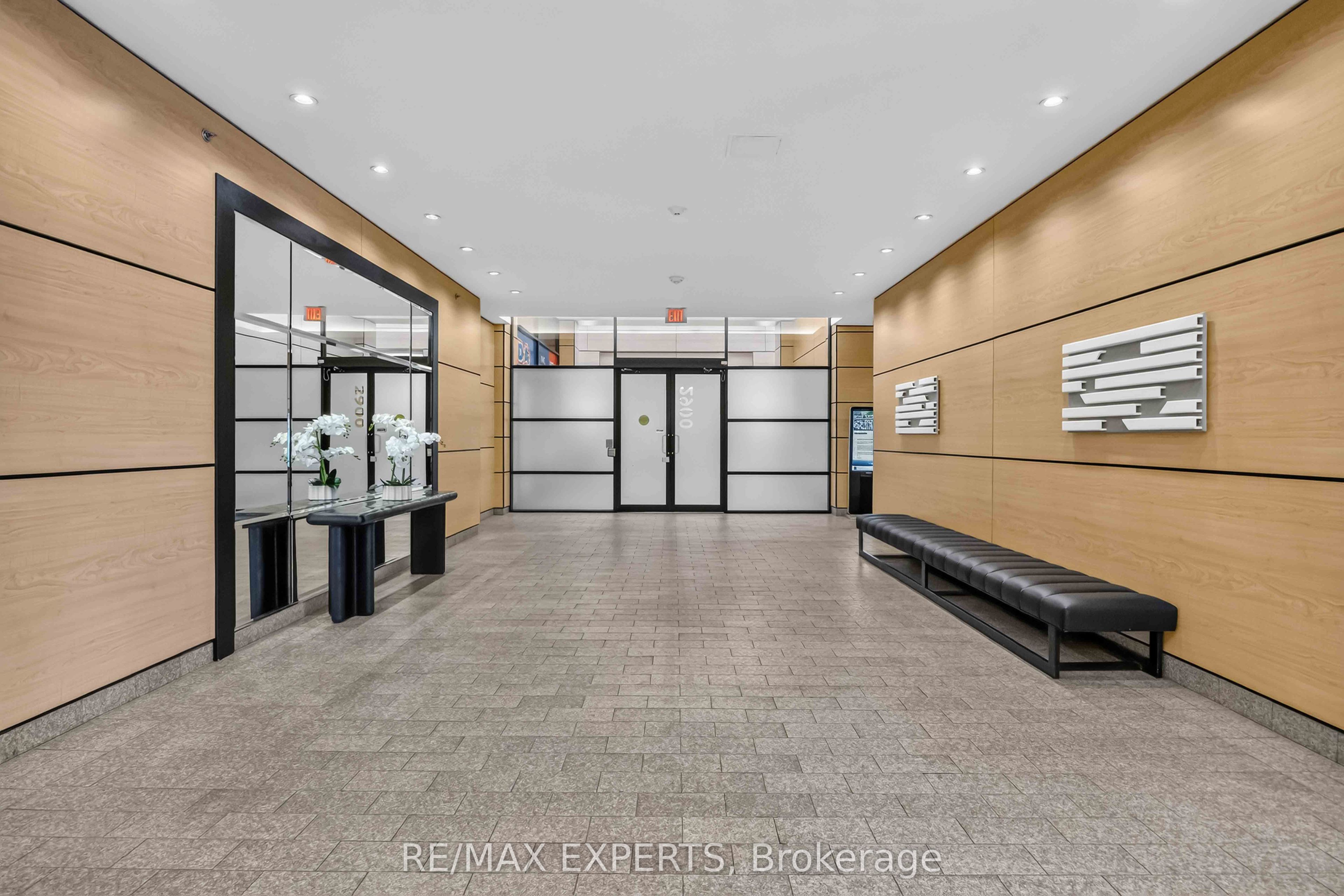2900 Highway 7 Road 902, Vaughan, ON L4K 0G3 photo 3