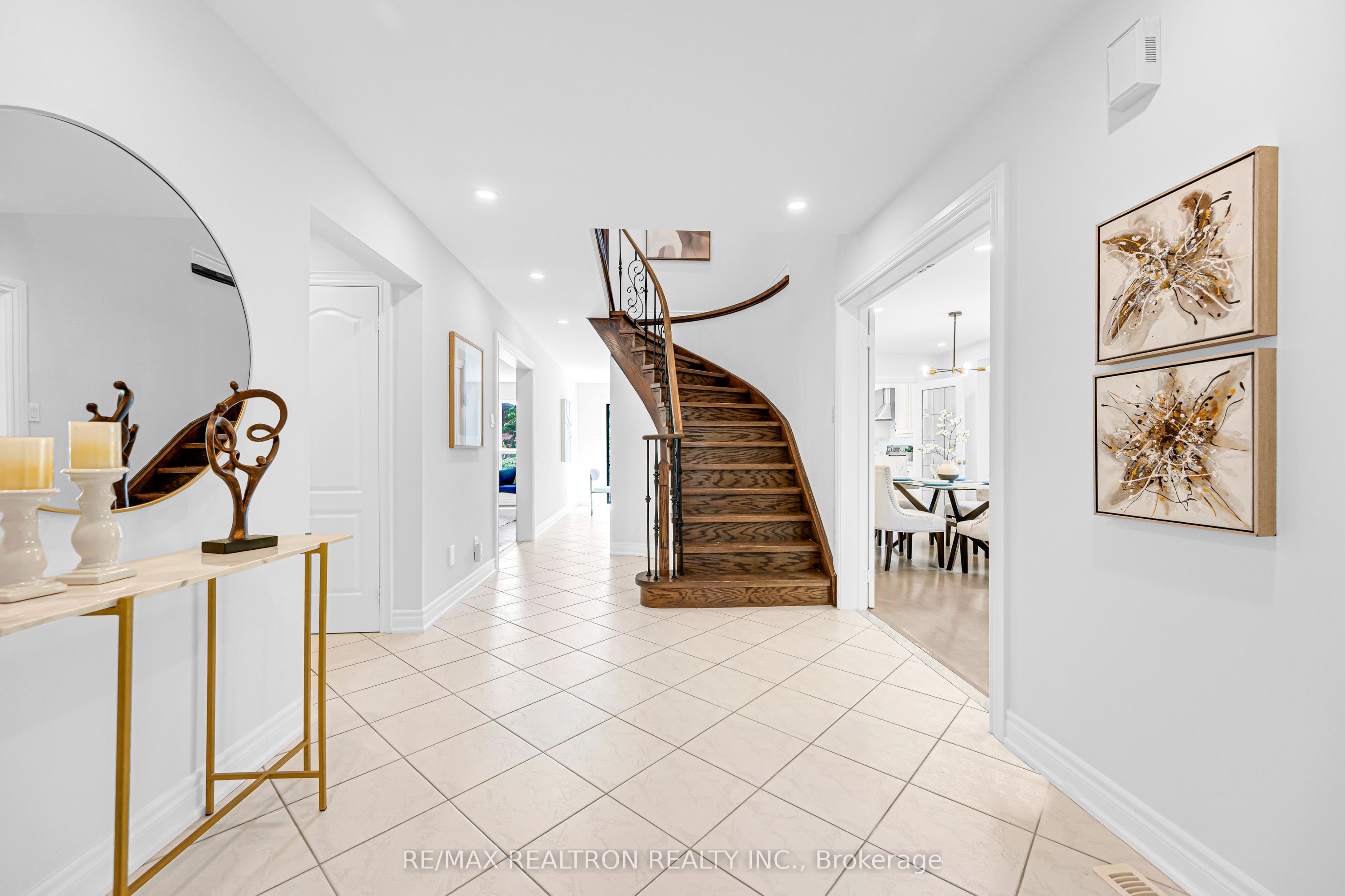 278 Bernard Avenue, Richmond Hill, ON L4S 1C9 photo 3
