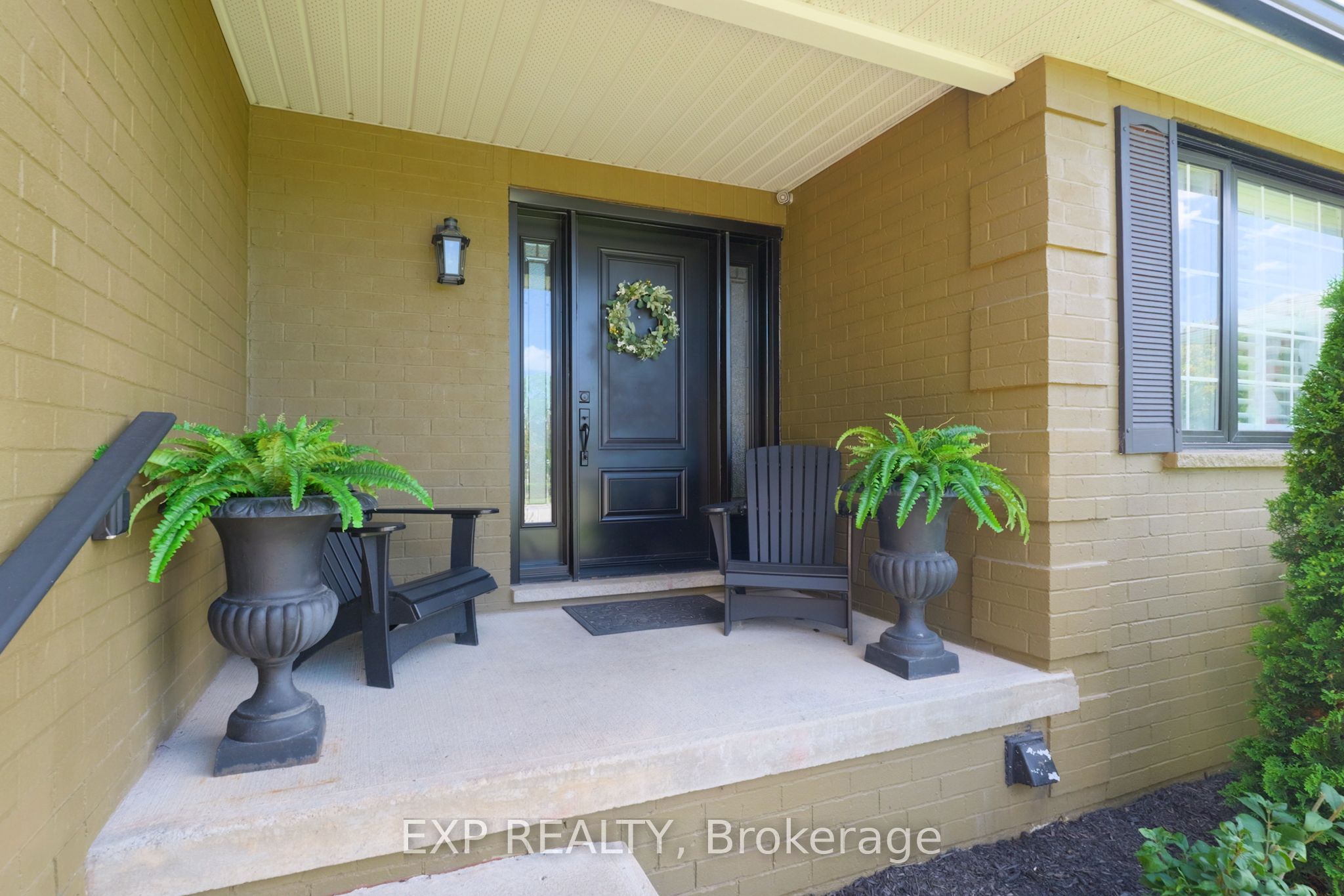 8 Low Boulevard, Uxbridge, ON L9P 1W7 photo 3