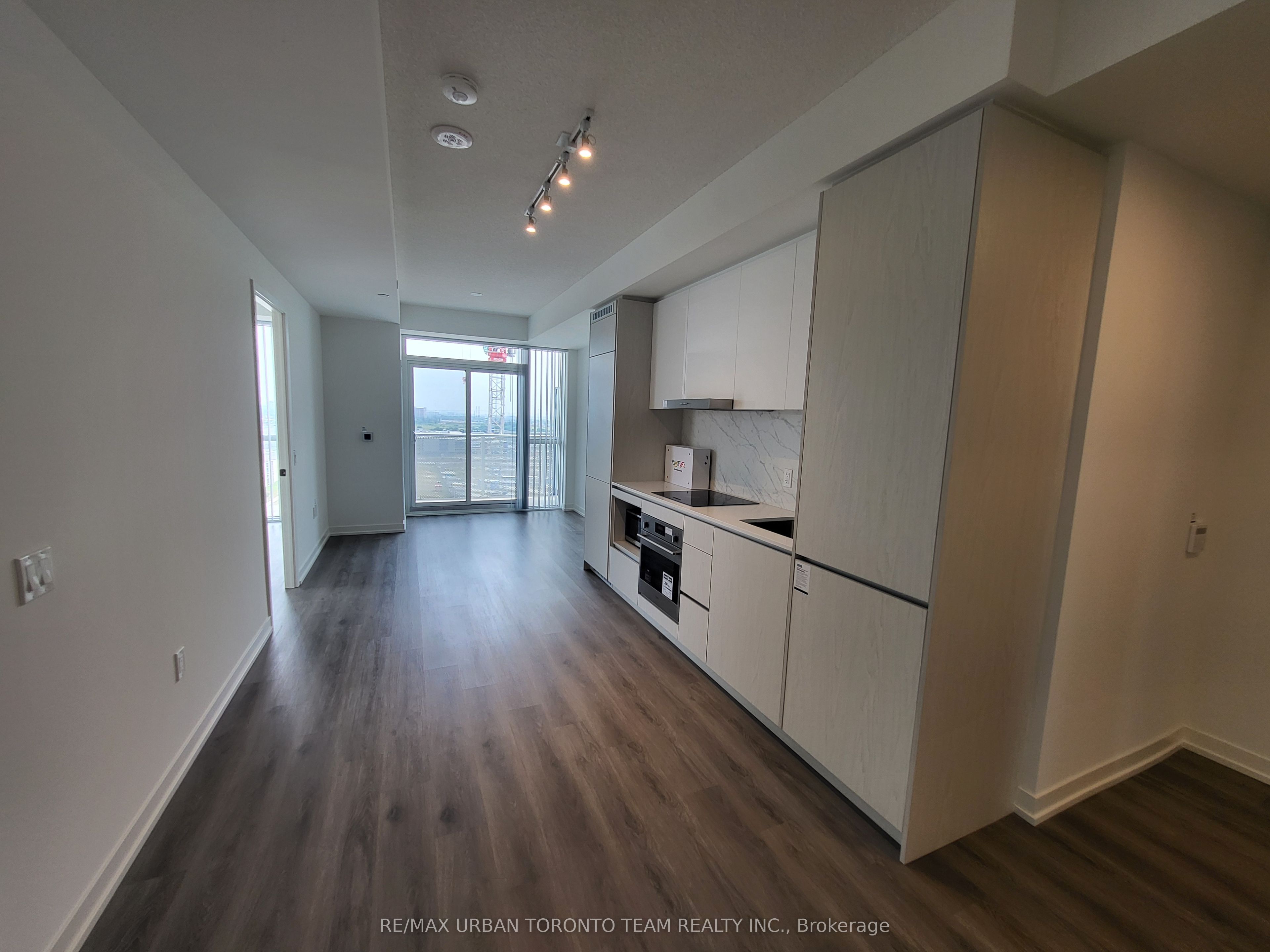 28 Interchange Way 1110, Vaughan, ON L4K 0P8