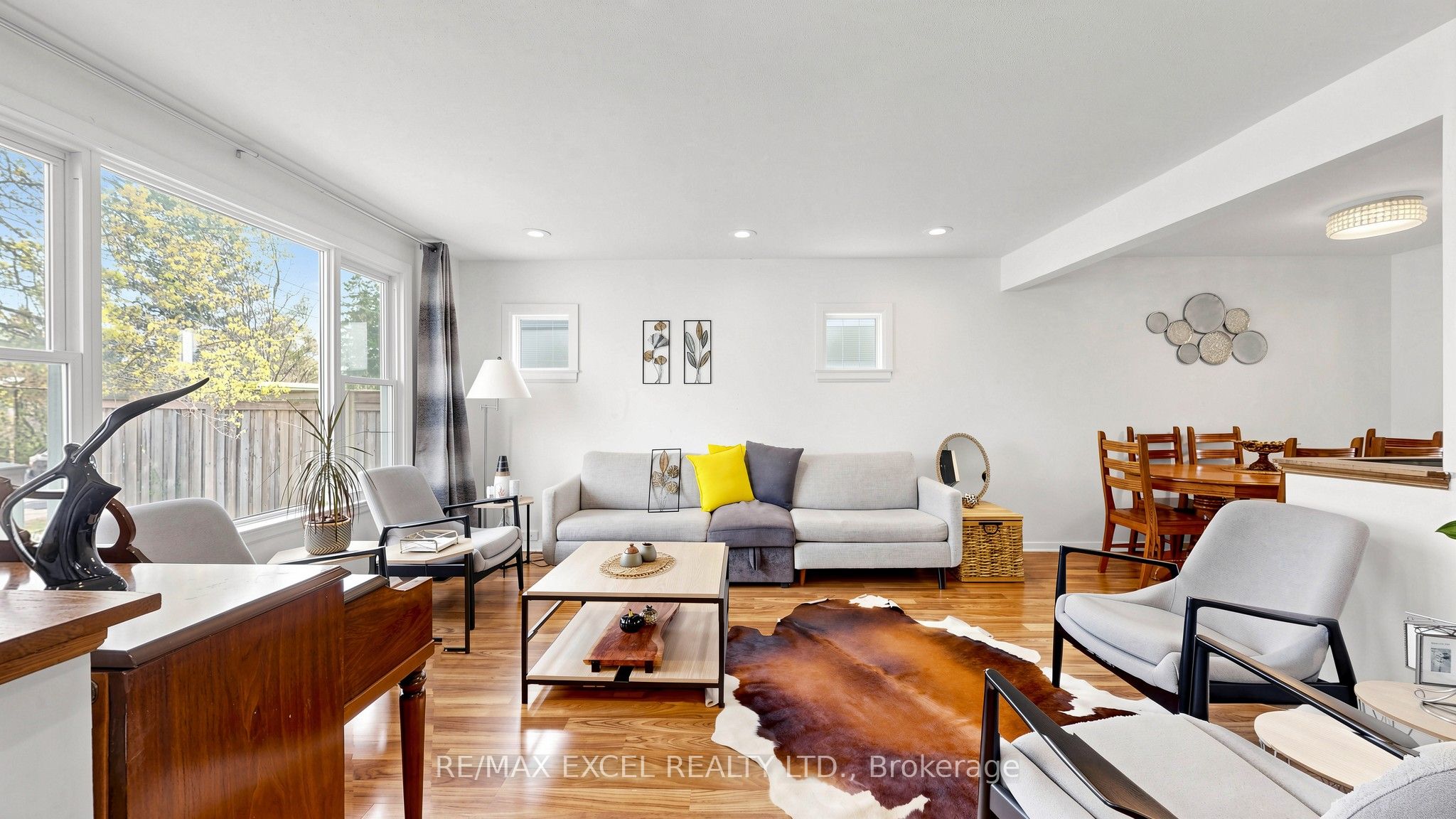 2 Hughes Street, Richmond Hill, ON L4E 2V9 photo 3