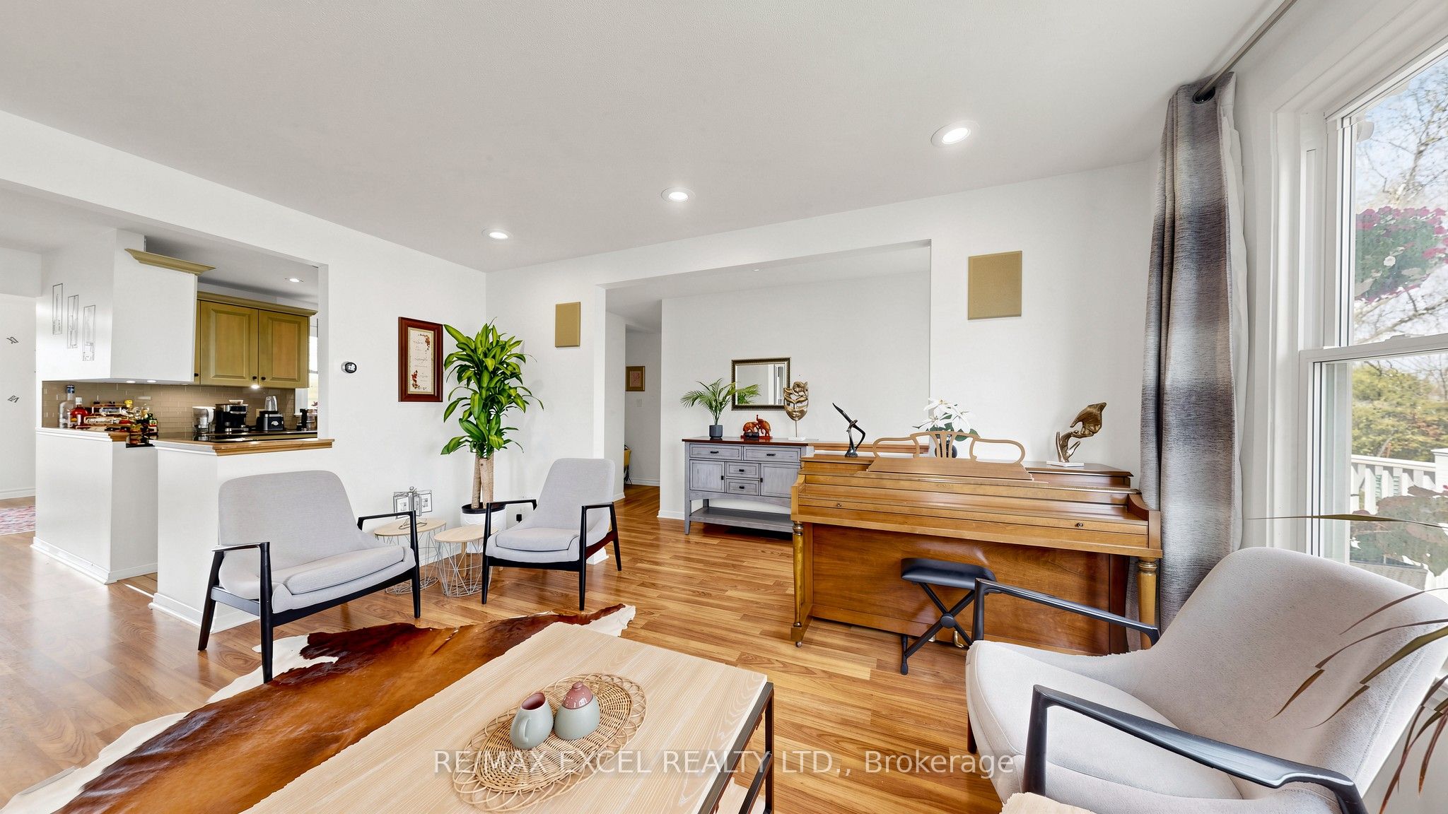 2 Hughes Street, Richmond Hill, ON L4E 2V9 photo 5