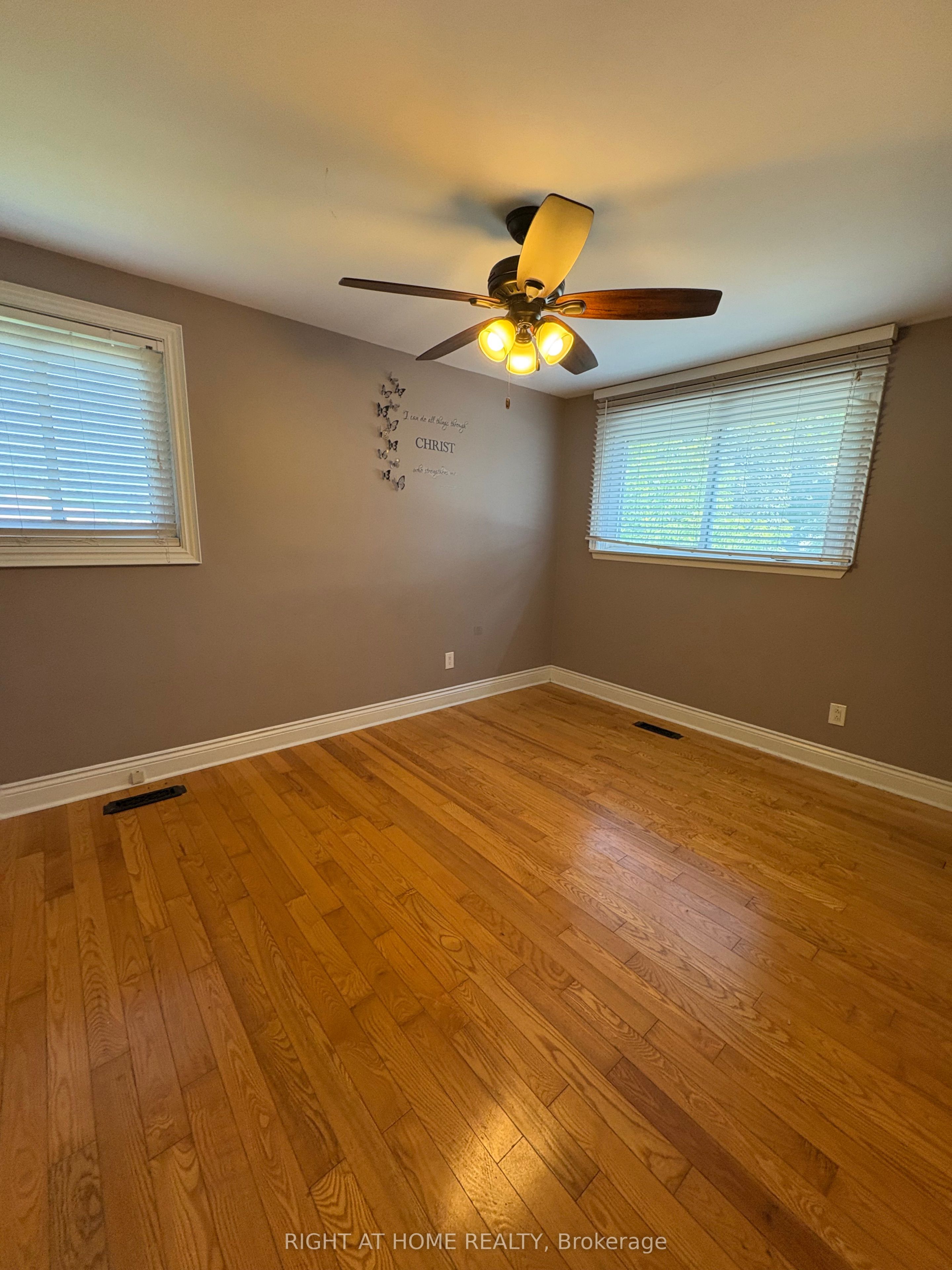 58 Devins Drive Upper Level, Aurora, ON L4G 2Z1 photo 3
