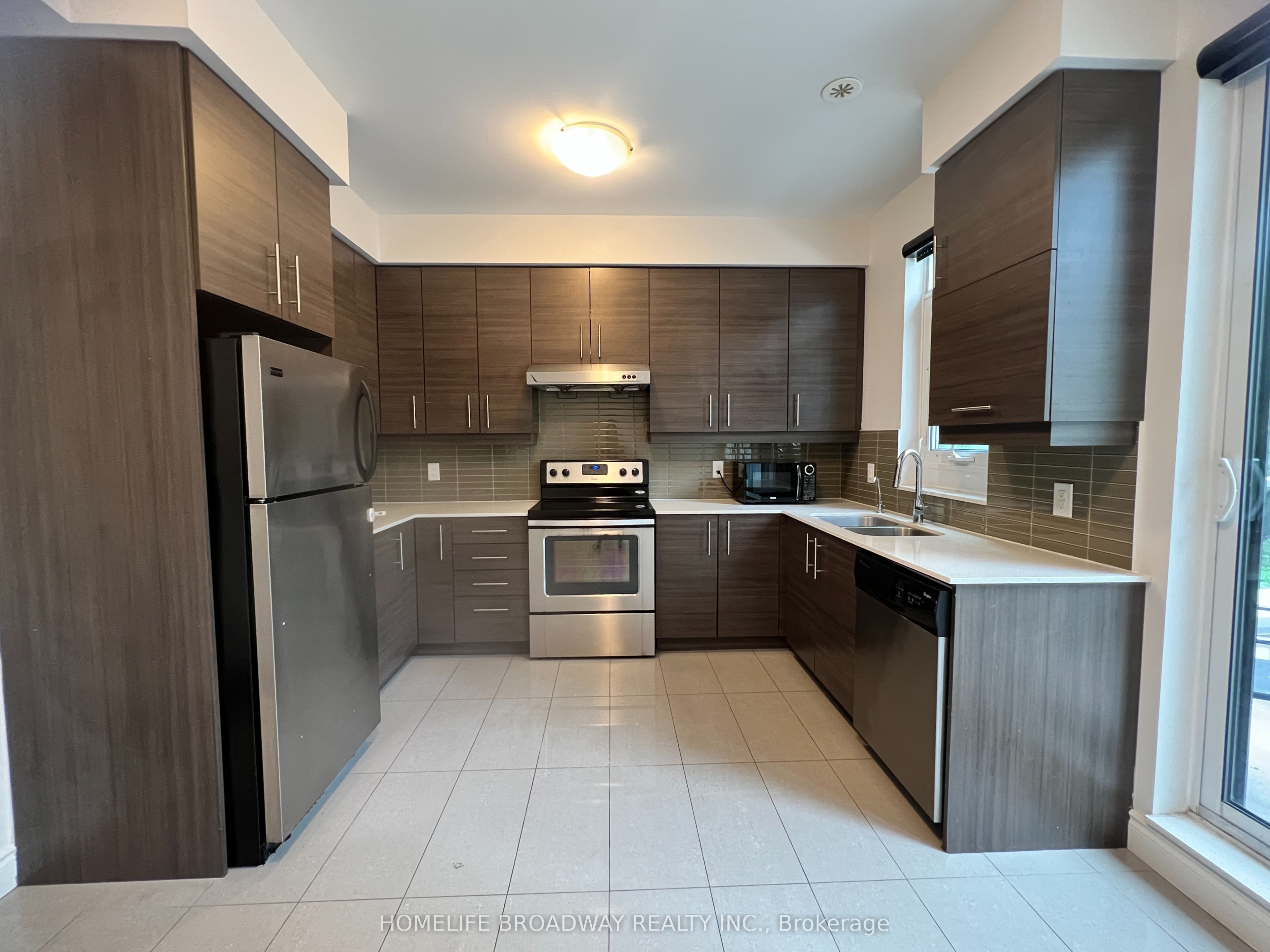 303 South Park Road, Markham, ON L3T 7W1 photo 5
