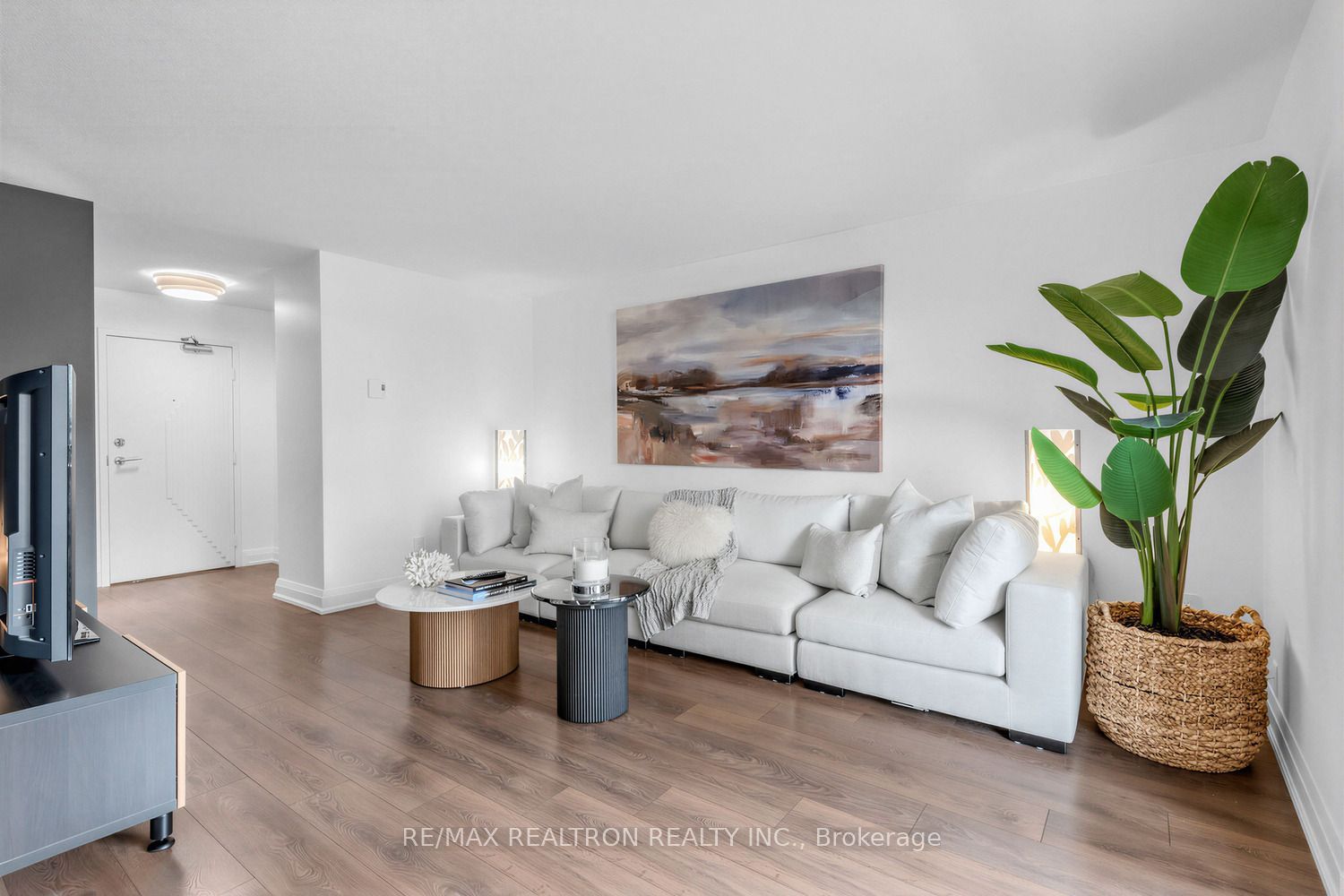 1 Royal Orchard Boulevard 211, Markham, ON L3R 2N7 photo 5