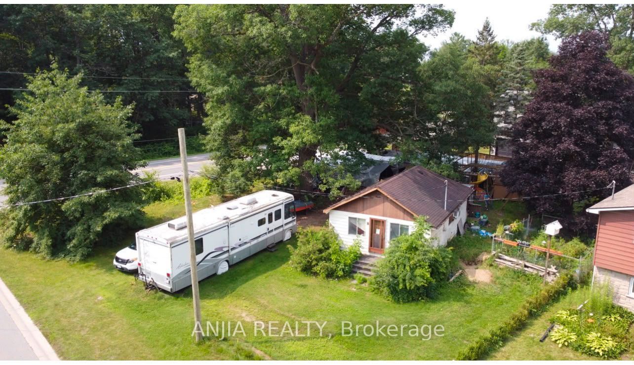 2 Oak Avenue, East Gwillimbury, ON L9N 1A1