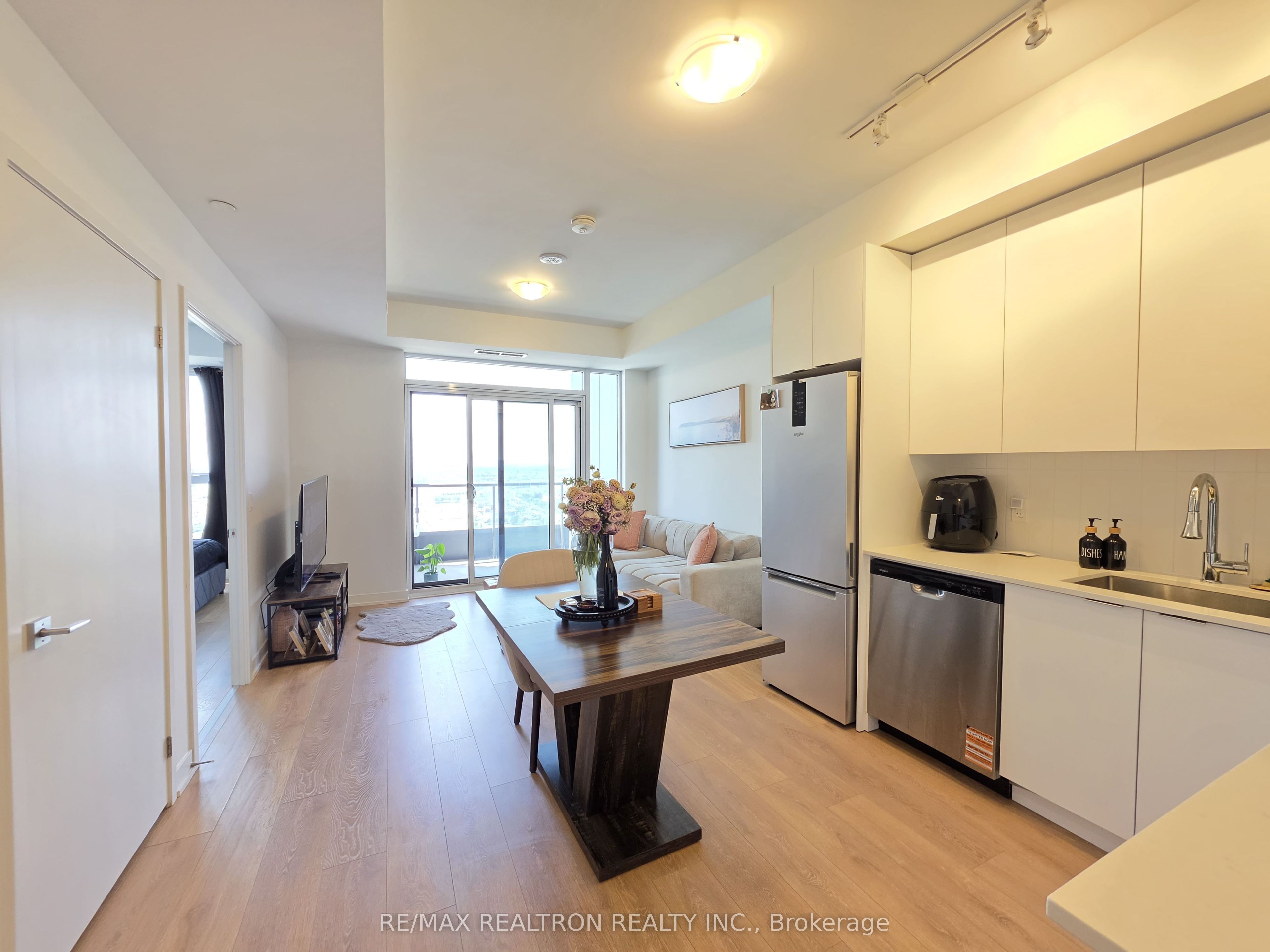 10 Abeja Street 2321, Vaughan, ON L4K 0R4