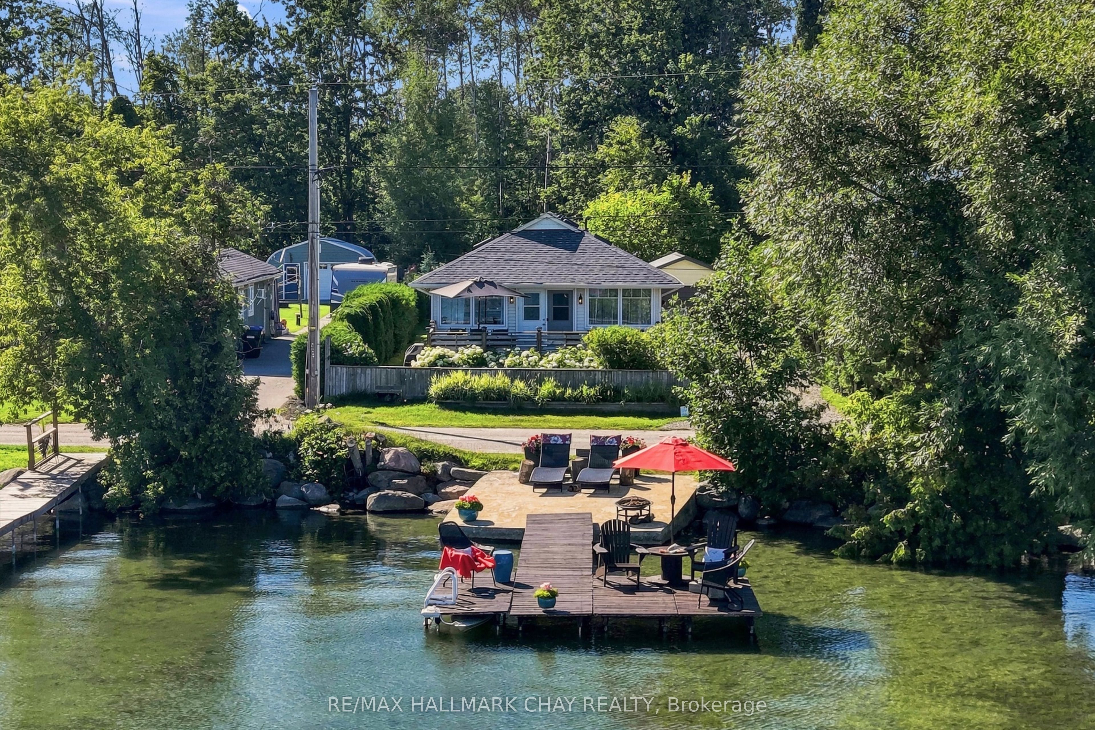 1064 Wisker Avenue, Innisfil, ON L0L 1W0