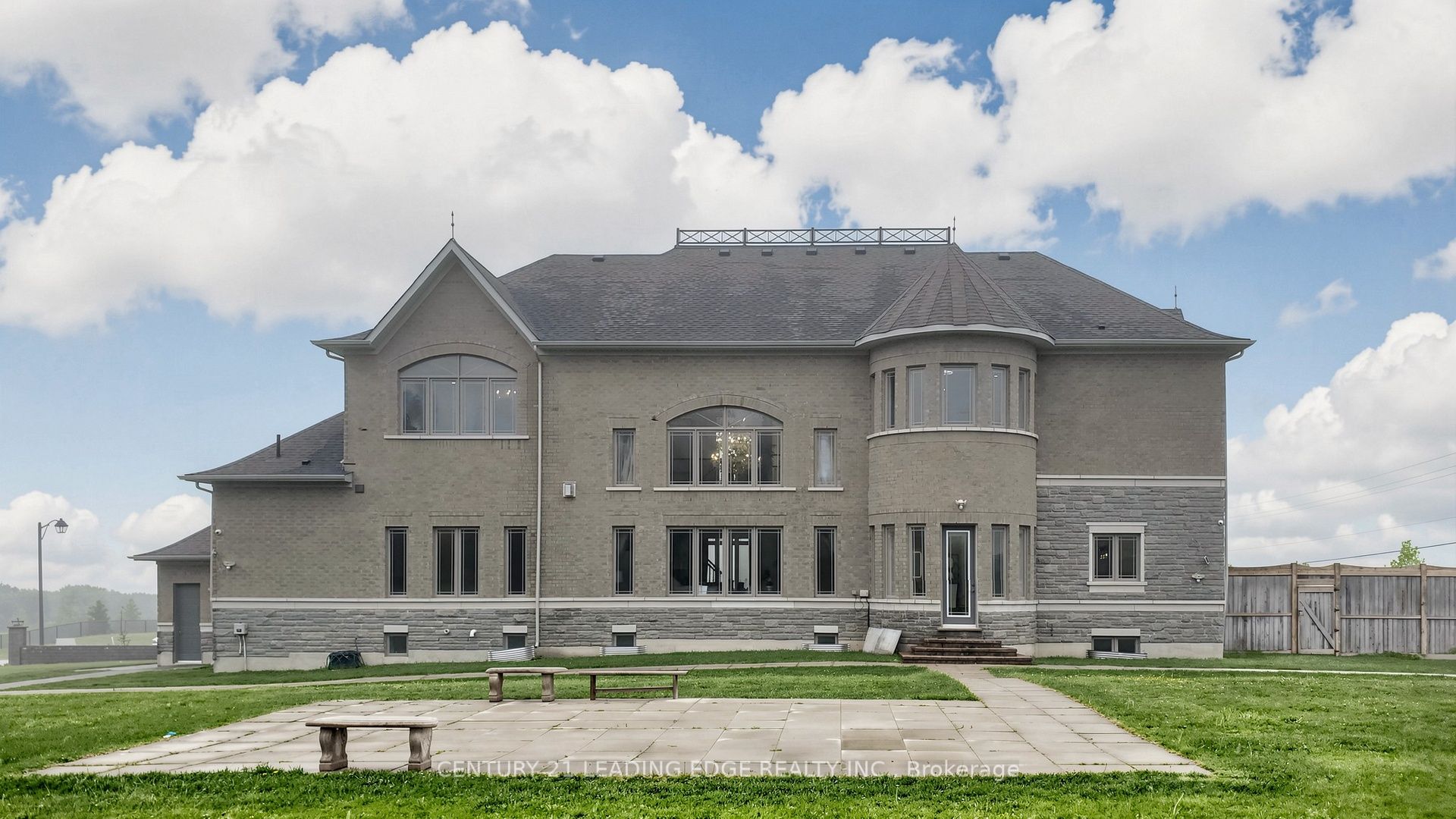 2 Sam Davis Court, Whitchurch-Stouffville, ON L4A 4R4 photo 3