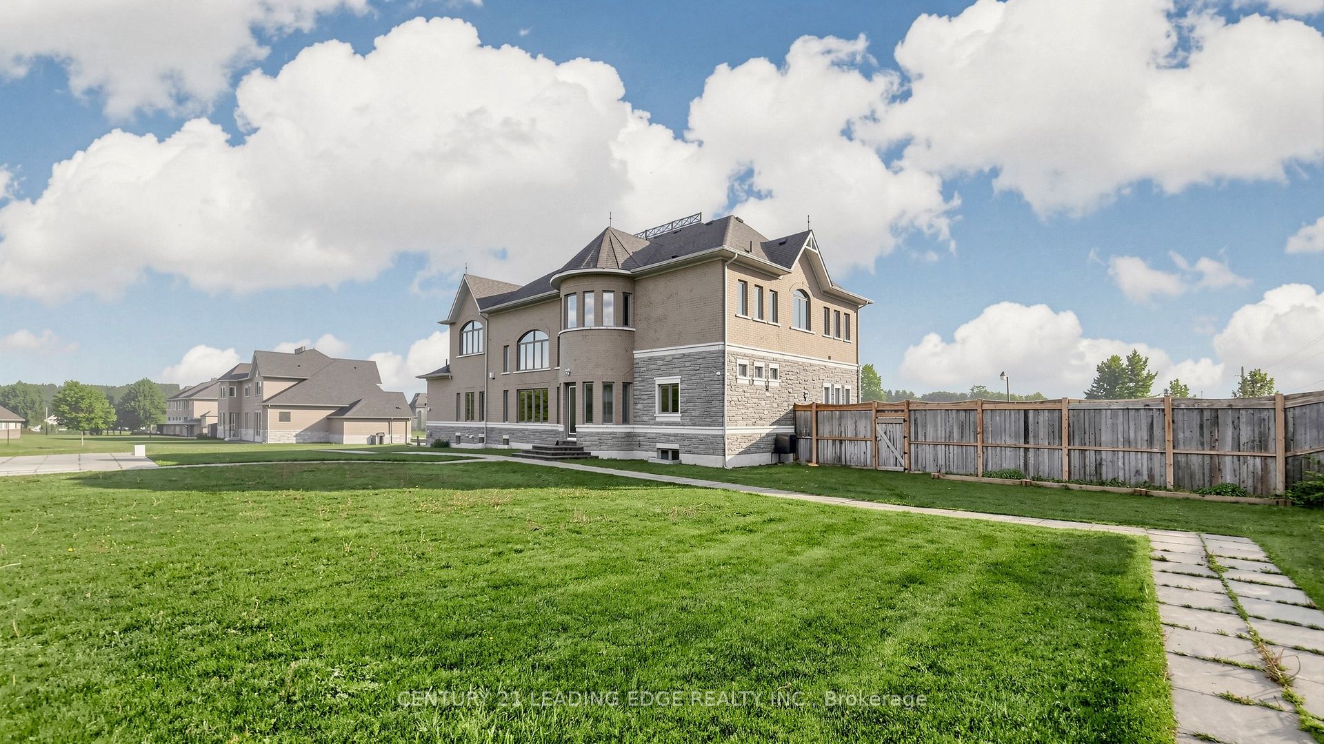 2 Sam Davis Court, Whitchurch-Stouffville, ON L4A 4R4 photo 5