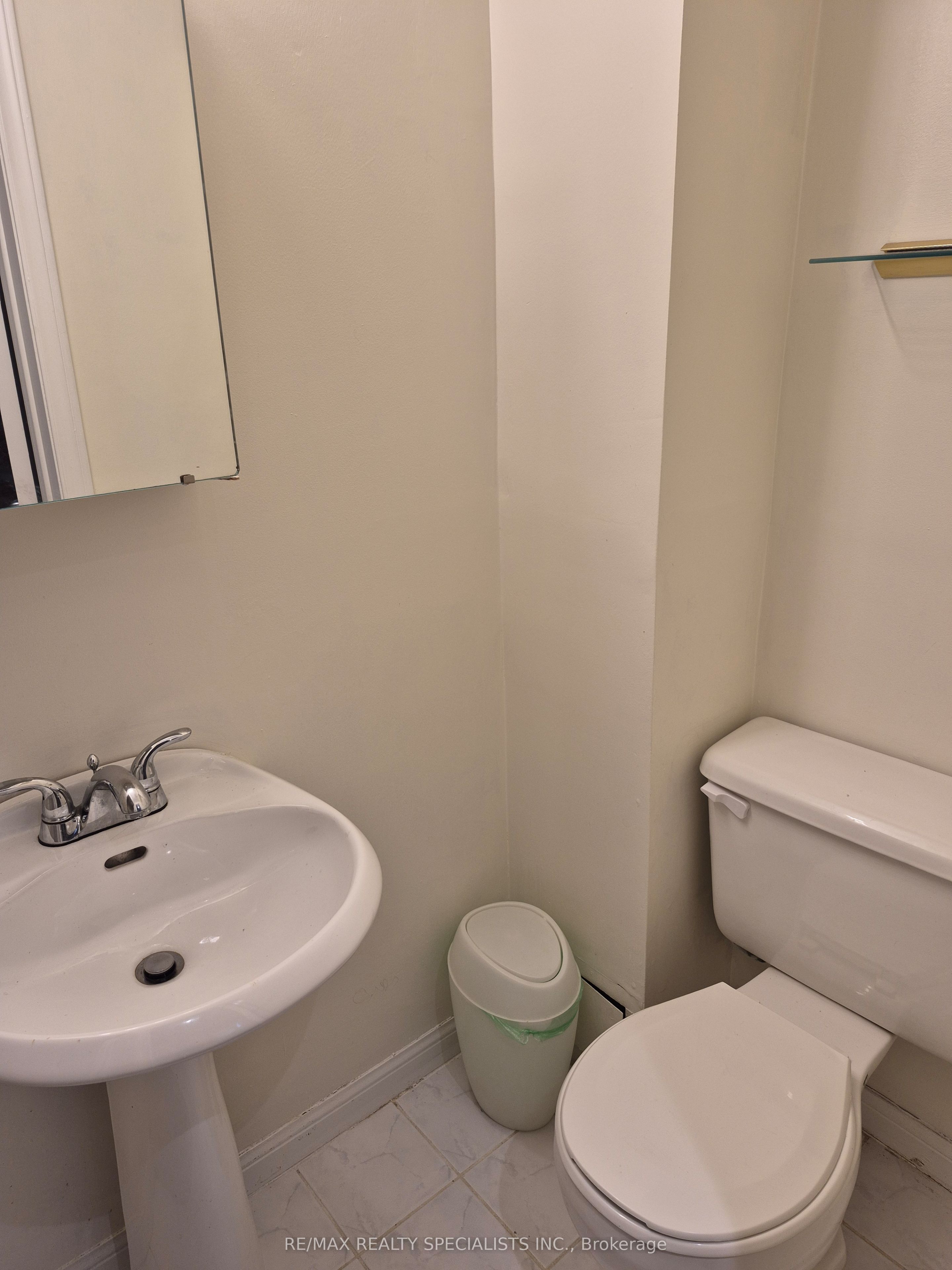 353 Brownridge Drive Lower, Vaughan, ON L4J 5X2 photo 5