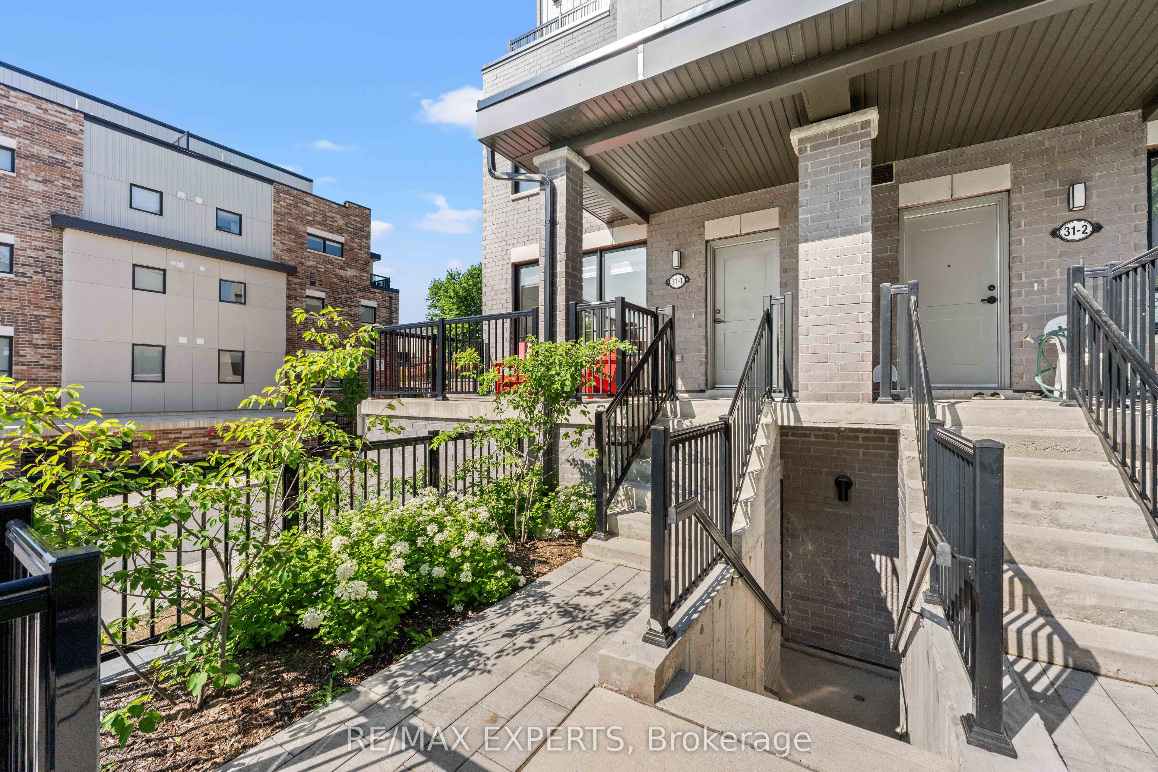 31 Baynes Way 1, Bradford West Gwillimbury, ON L3Z 4M3 photo 3