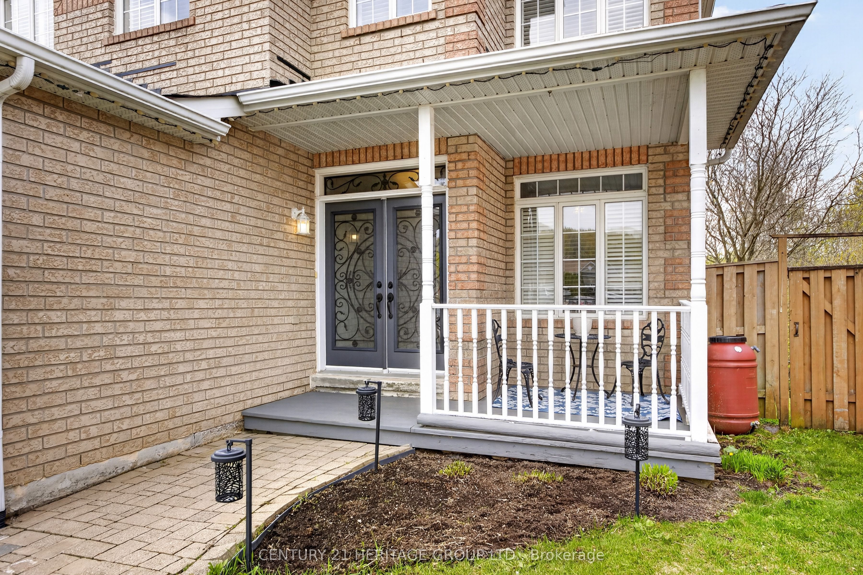 1858 Emerald Court, Innisfil, ON L9S 2A5 photo 2