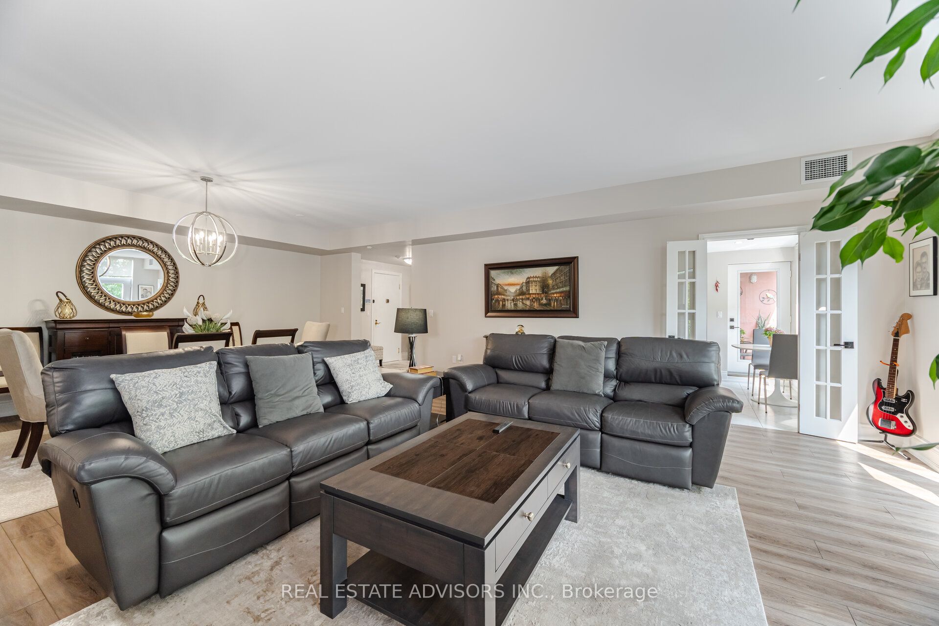 53 Woodbridge Avenue 313, Vaughan, ON L4L 9K9 photo 2