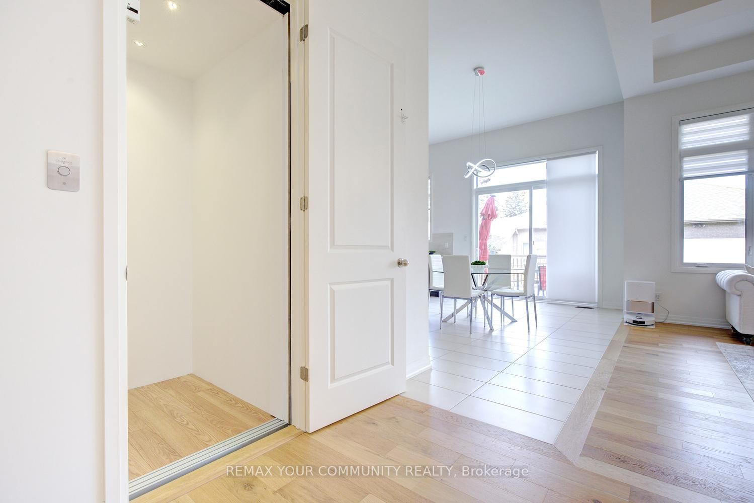 96 Bond Crescent, Richmond Hill, ON L4E 3K7 photo 3