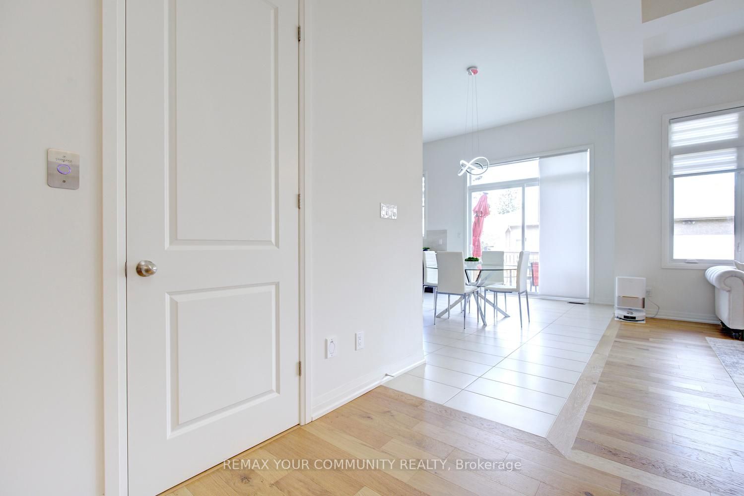 96 Bond Crescent, Richmond Hill, ON L4E 3K7 photo 4