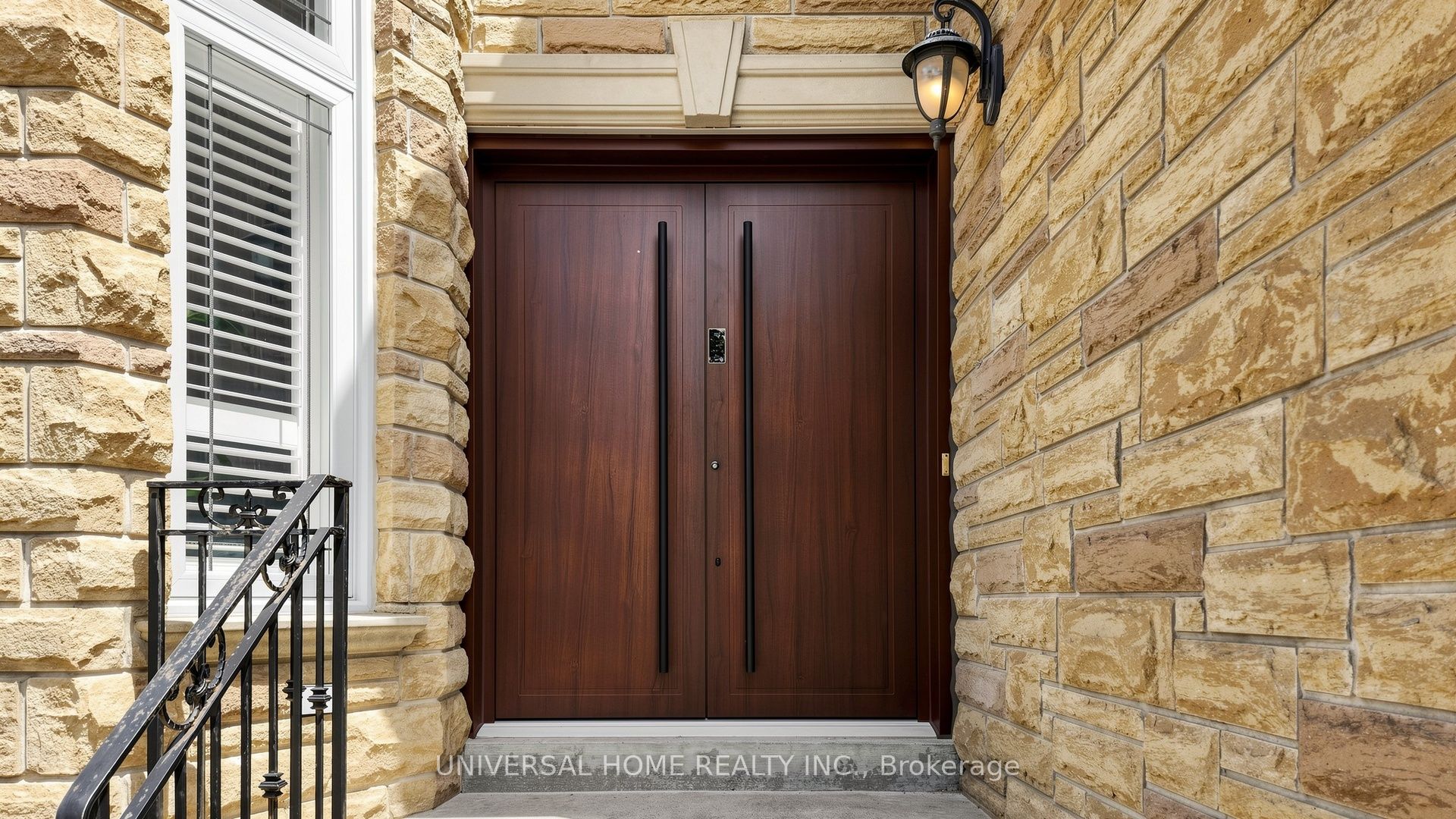61 Aladdin Crescent, Richmond Hill, ON L4S 2T2 photo 2