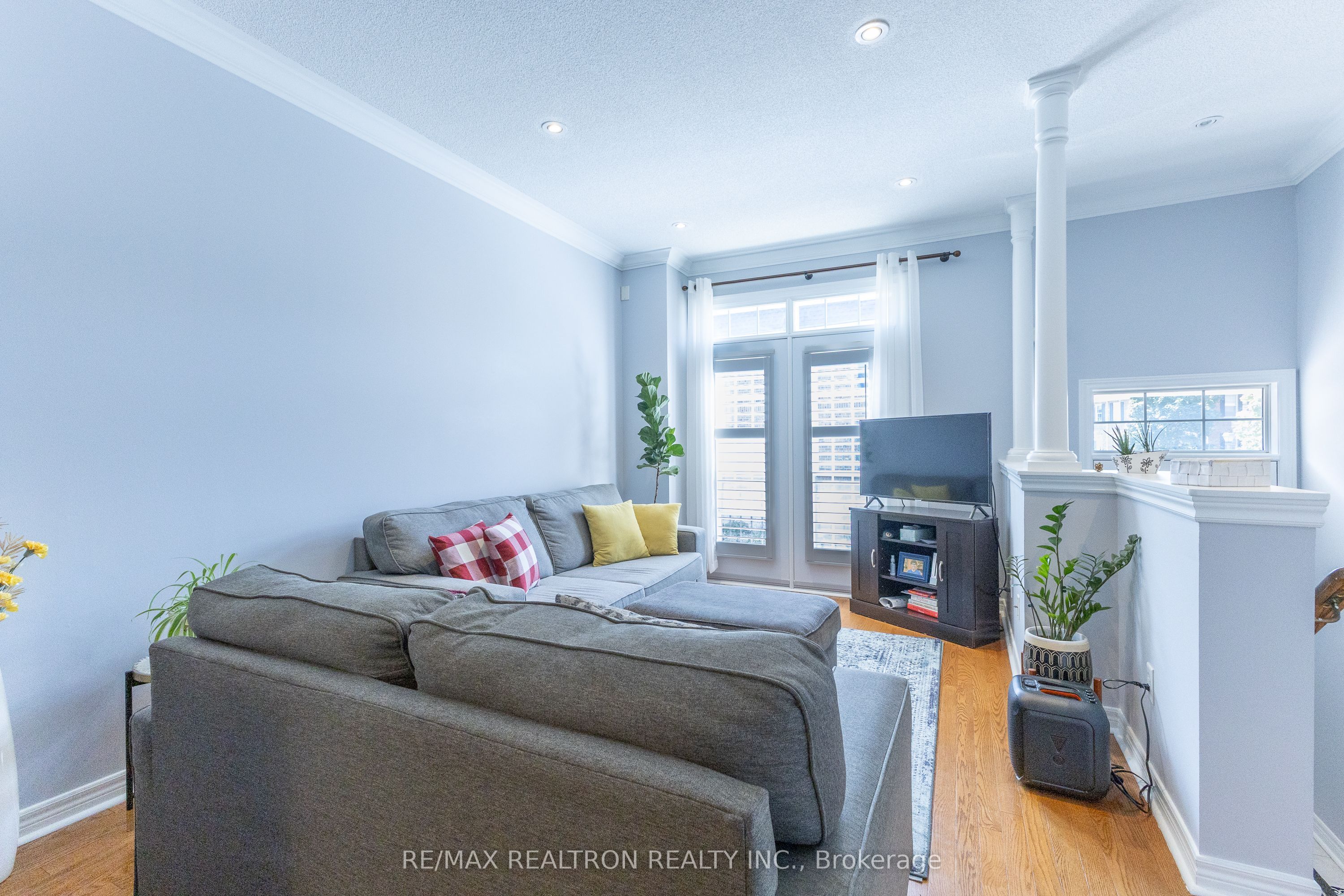 6 Leonard Street 35, Richmond Hill, ON L4C 0L6 photo 3