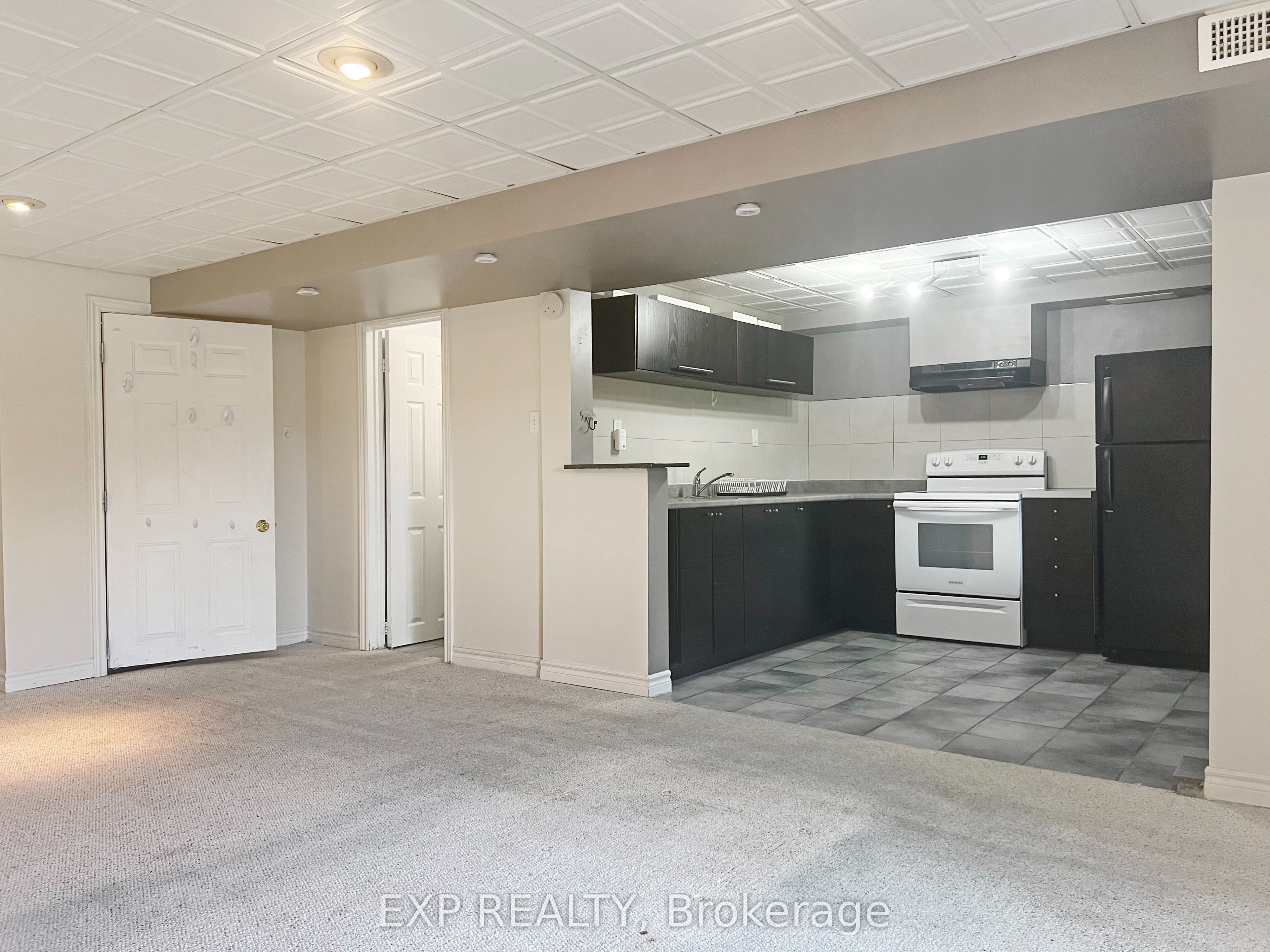 26 Millcliff Circle Bsmt, Aurora, ON L4G 7N7 photo 5
