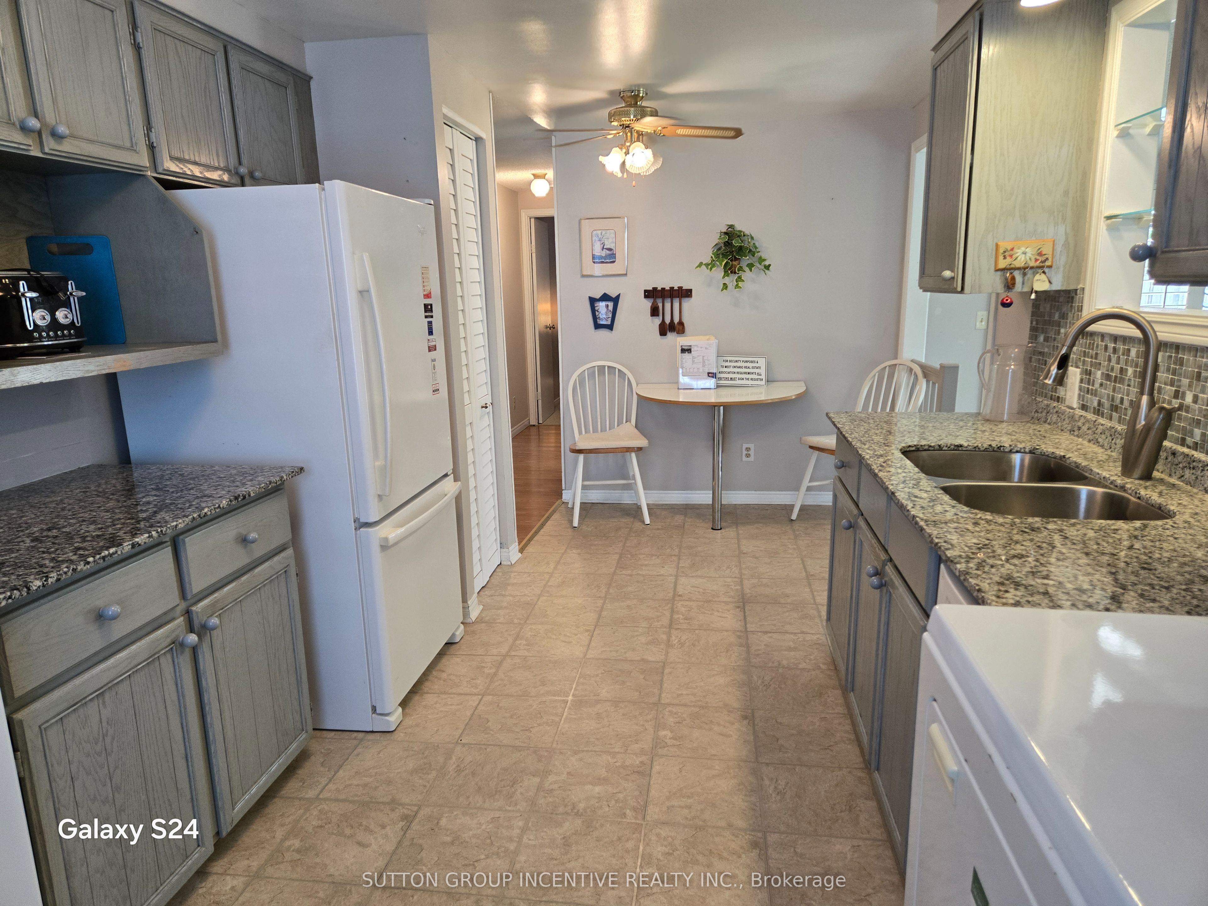 36 Weeping Willow Drive, Innisfil, ON L9S 1P1 photo 5