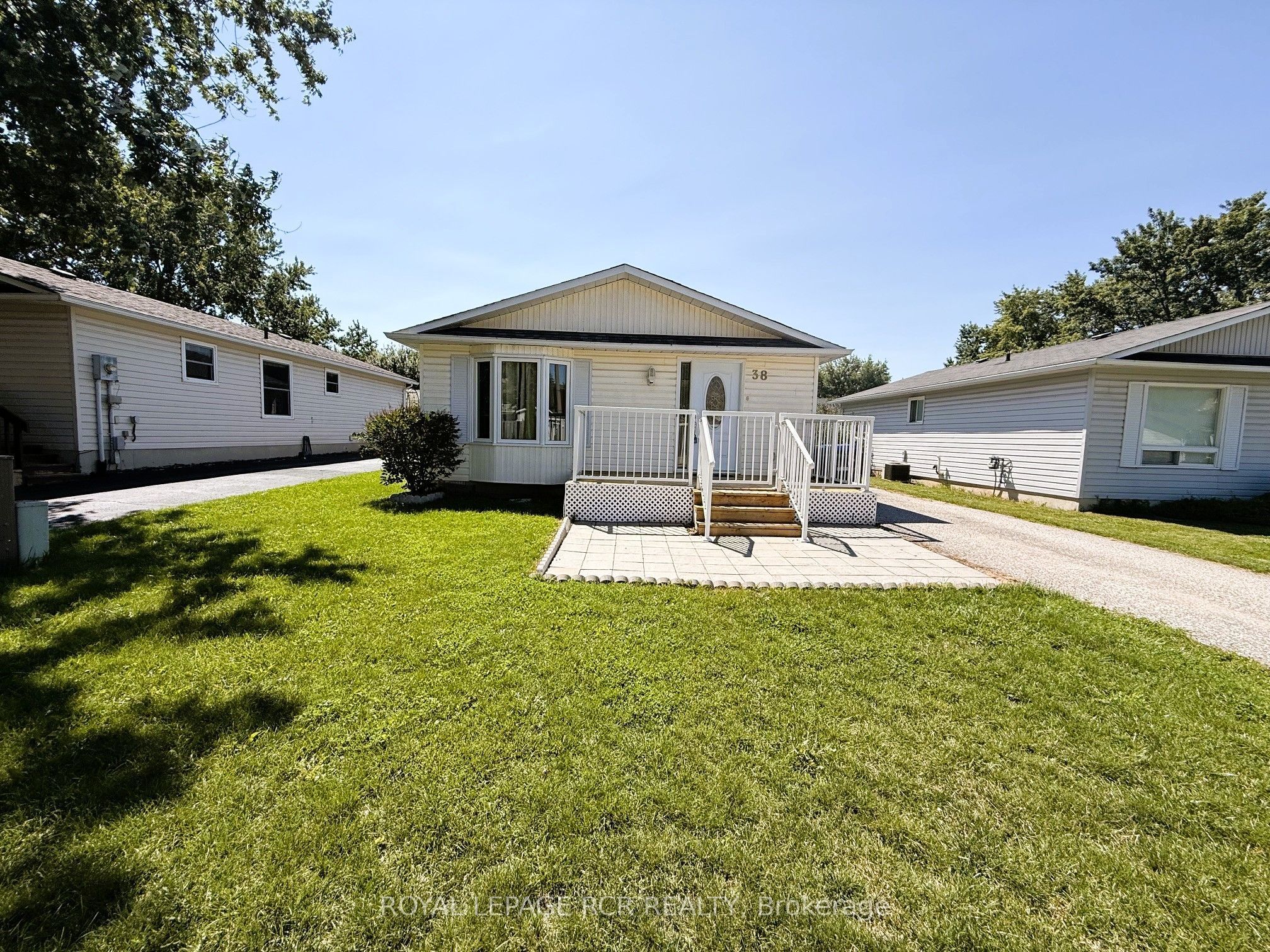 38 Royal Oak Drive, Innisfil, ON L0L 1L0 photo 5