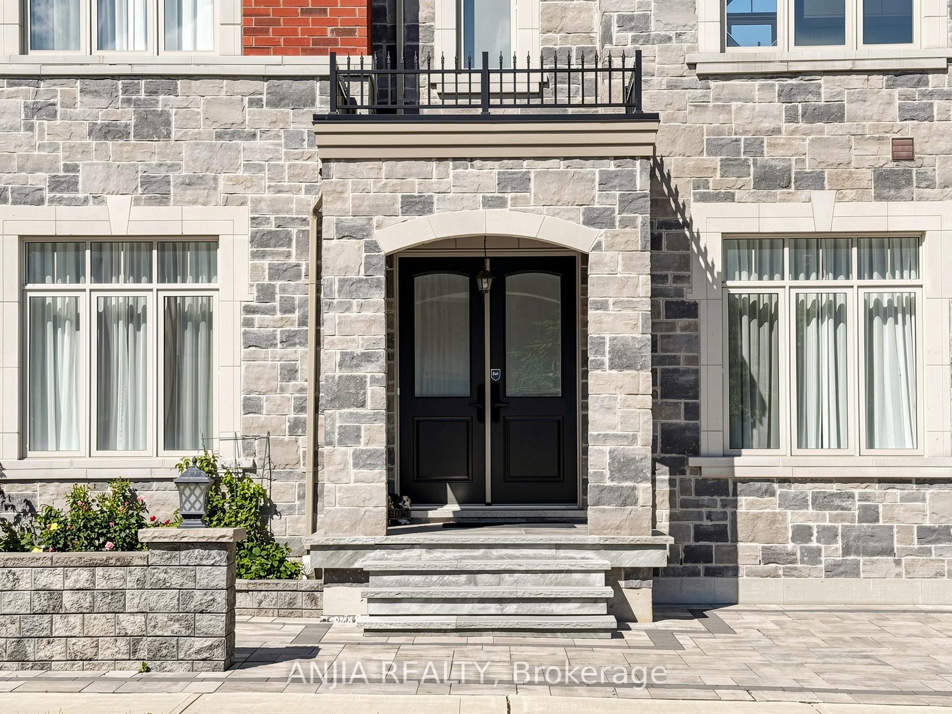 67 Keatley Drive, Vaughan, ON L6A 4Y3 photo 2
