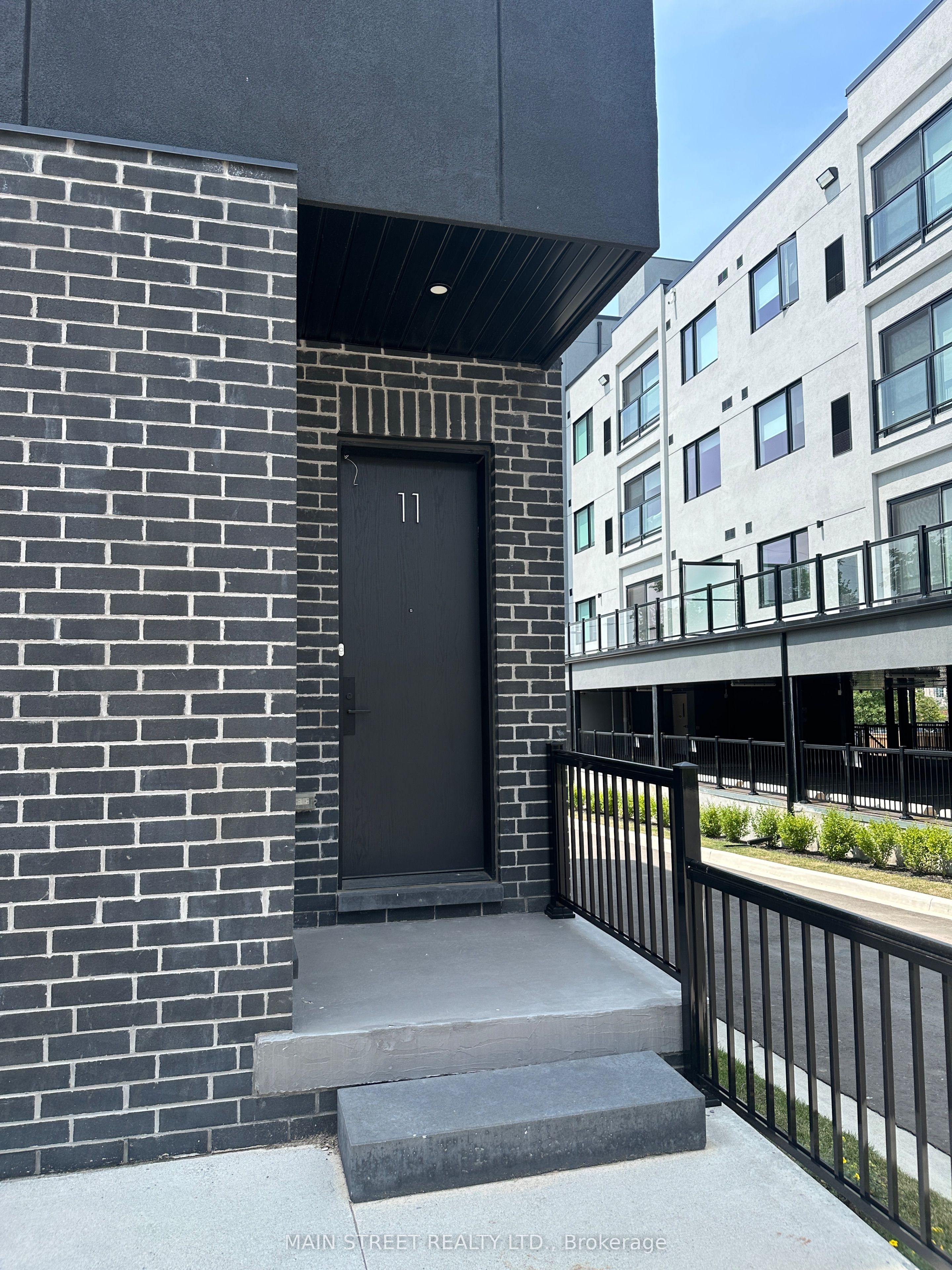 59 Charles Street 11, Newmarket, ON L3Y 3V7 photo 3