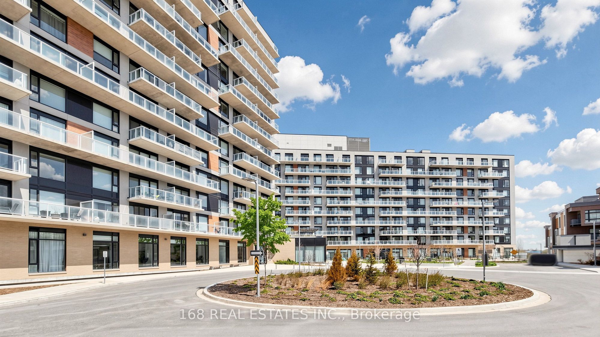 2 David Eyer Drive 429, Richmond Hill, ON L4S 0N6 photo 2
