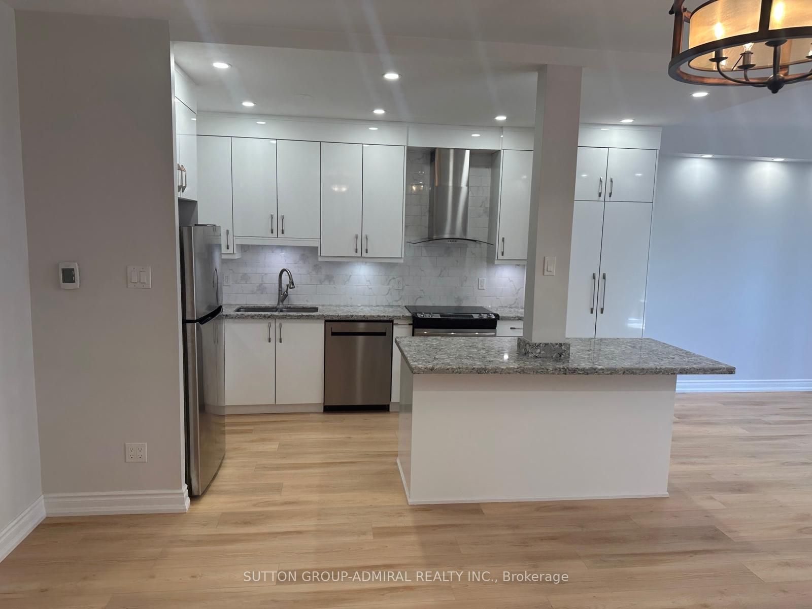 40 Baif Boulevard 105, Richmond Hill, ON L4C 5M9 photo 4