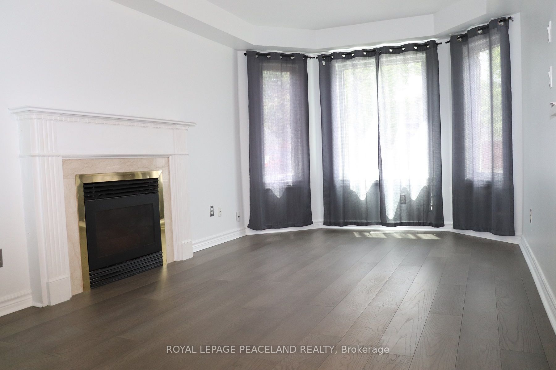 609 Walpole Crescent, Newmarket, ON L3X 2B5 photo 2