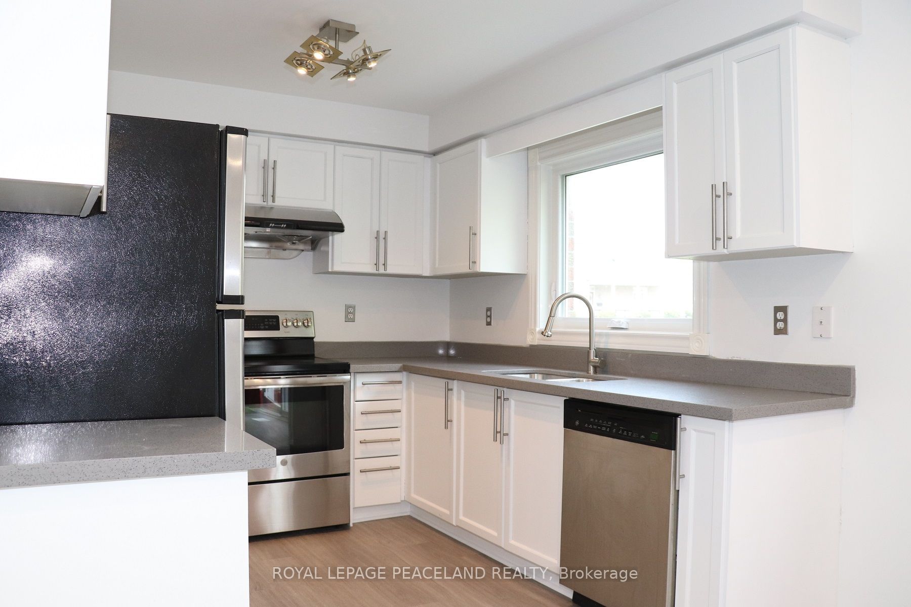 609 Walpole Crescent, Newmarket, ON L3X 2B5 photo 5