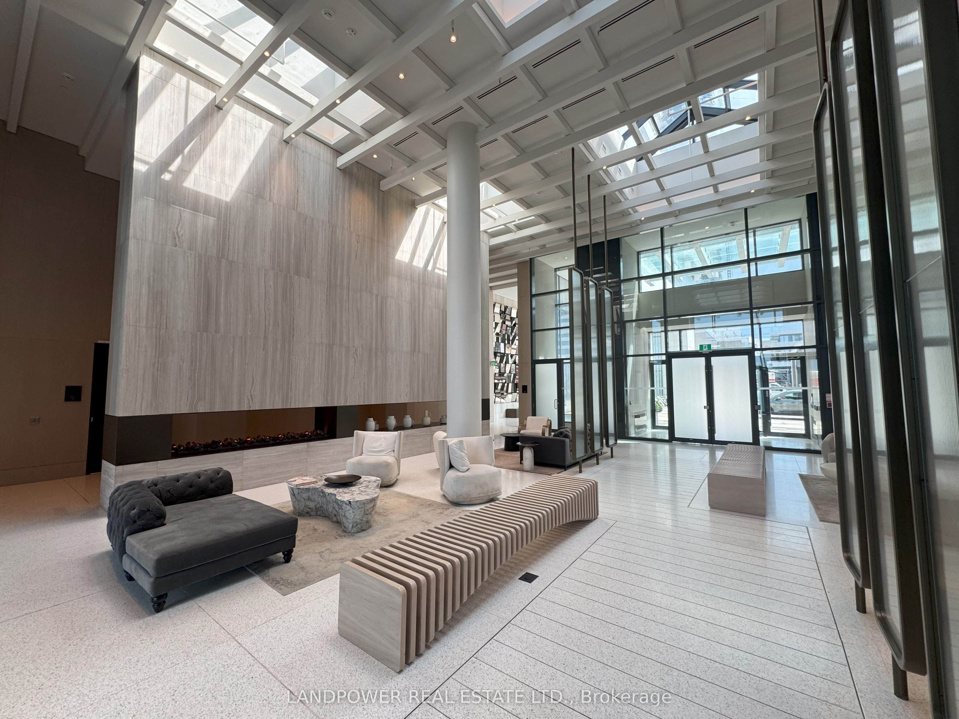 225 Commerce Street 5511, Vaughan, ON L4K 0R1 photo 2