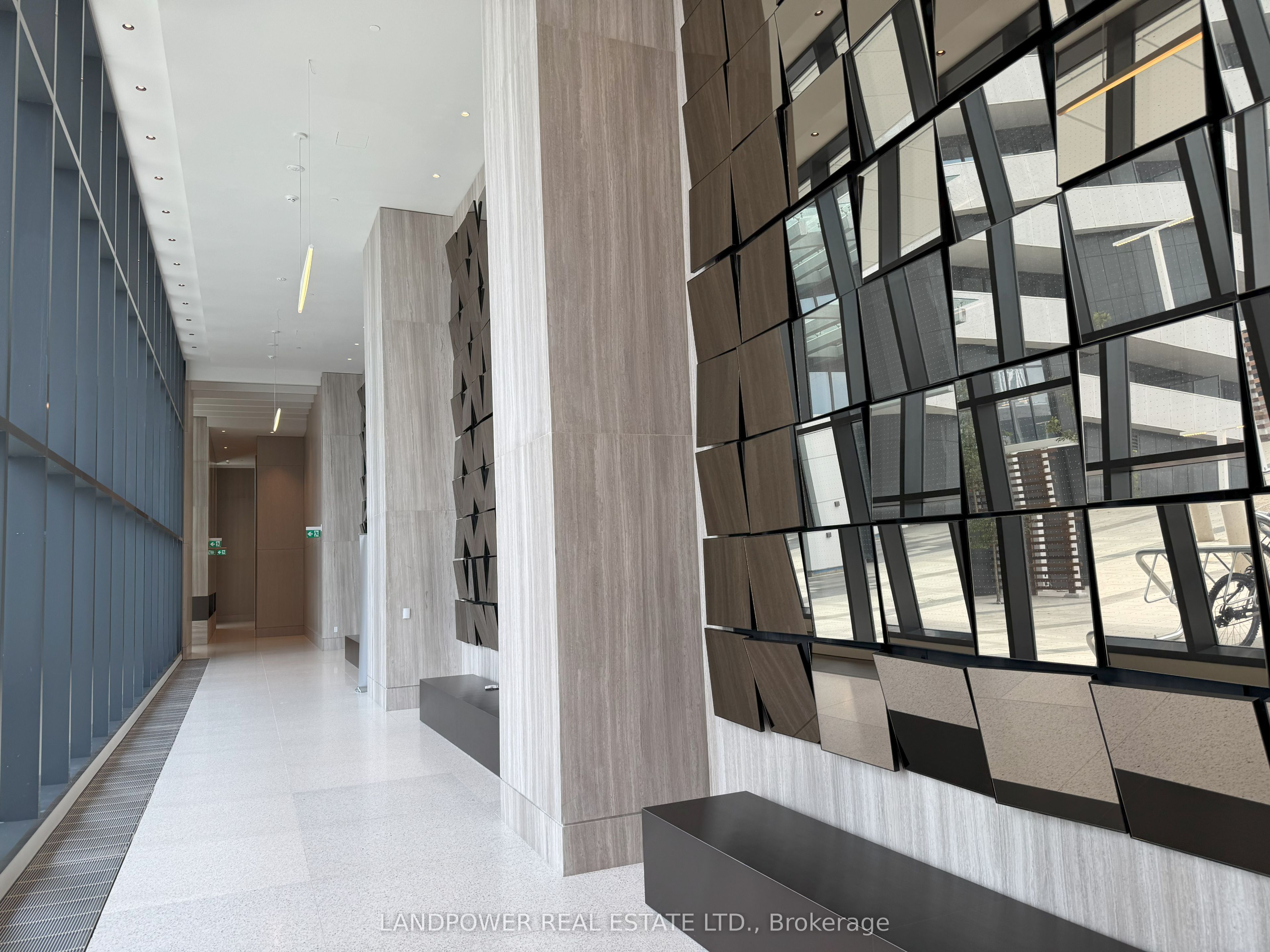 225 Commerce Street 5511, Vaughan, ON L4K 0R1 photo 3