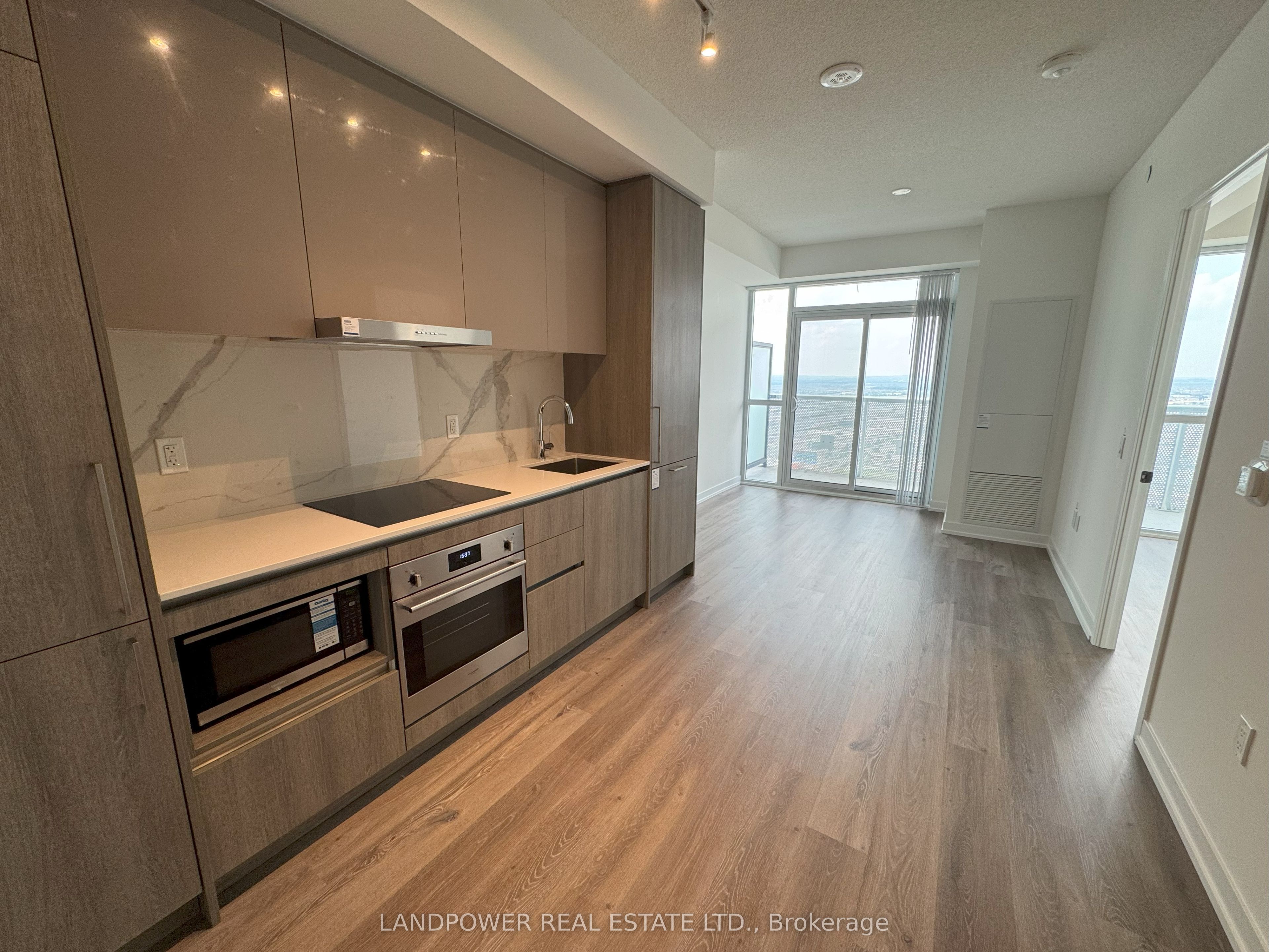 225 Commerce Street 5511, Vaughan, ON L4K 0R1 photo 5