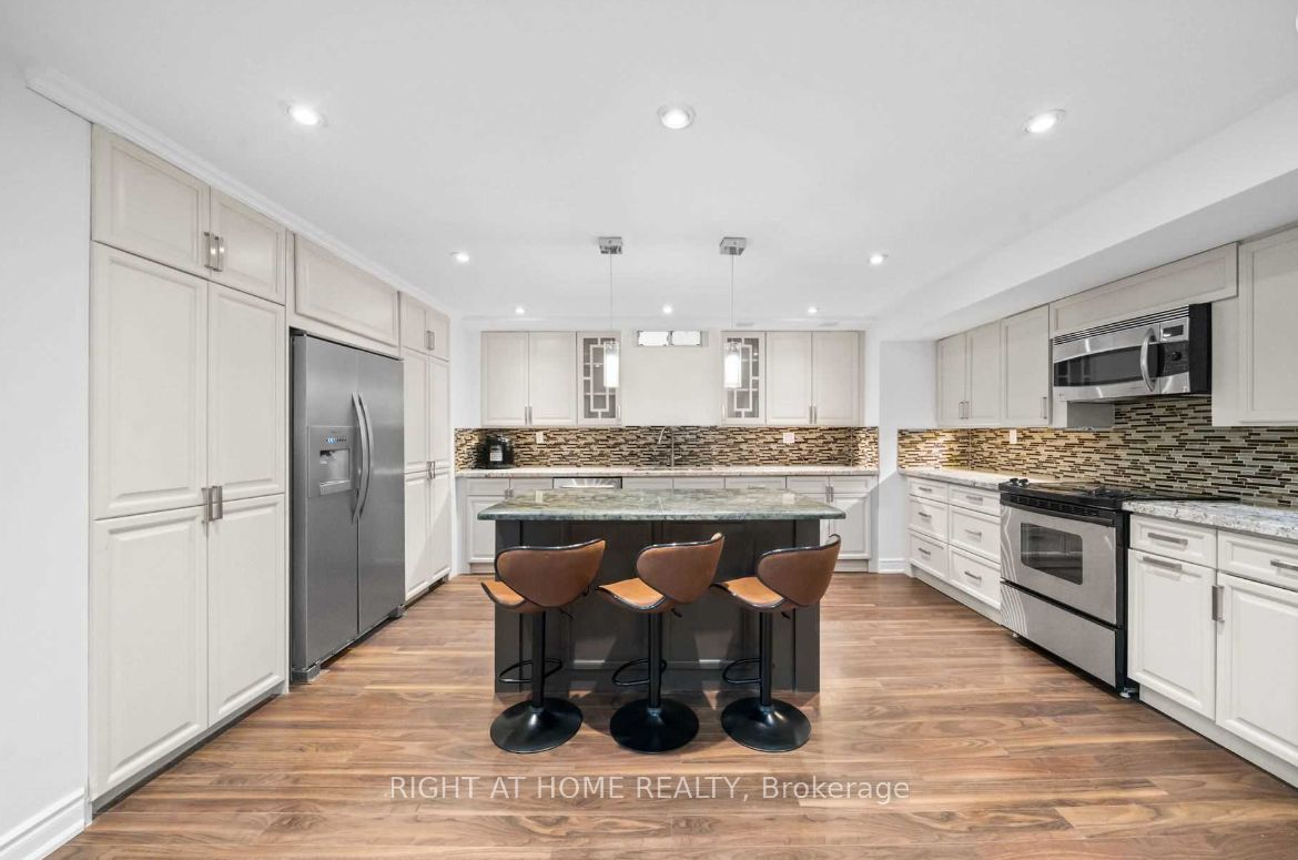9 Alyssum Court Lower, Richmond Hill, ON L4E 4M7 photo 2