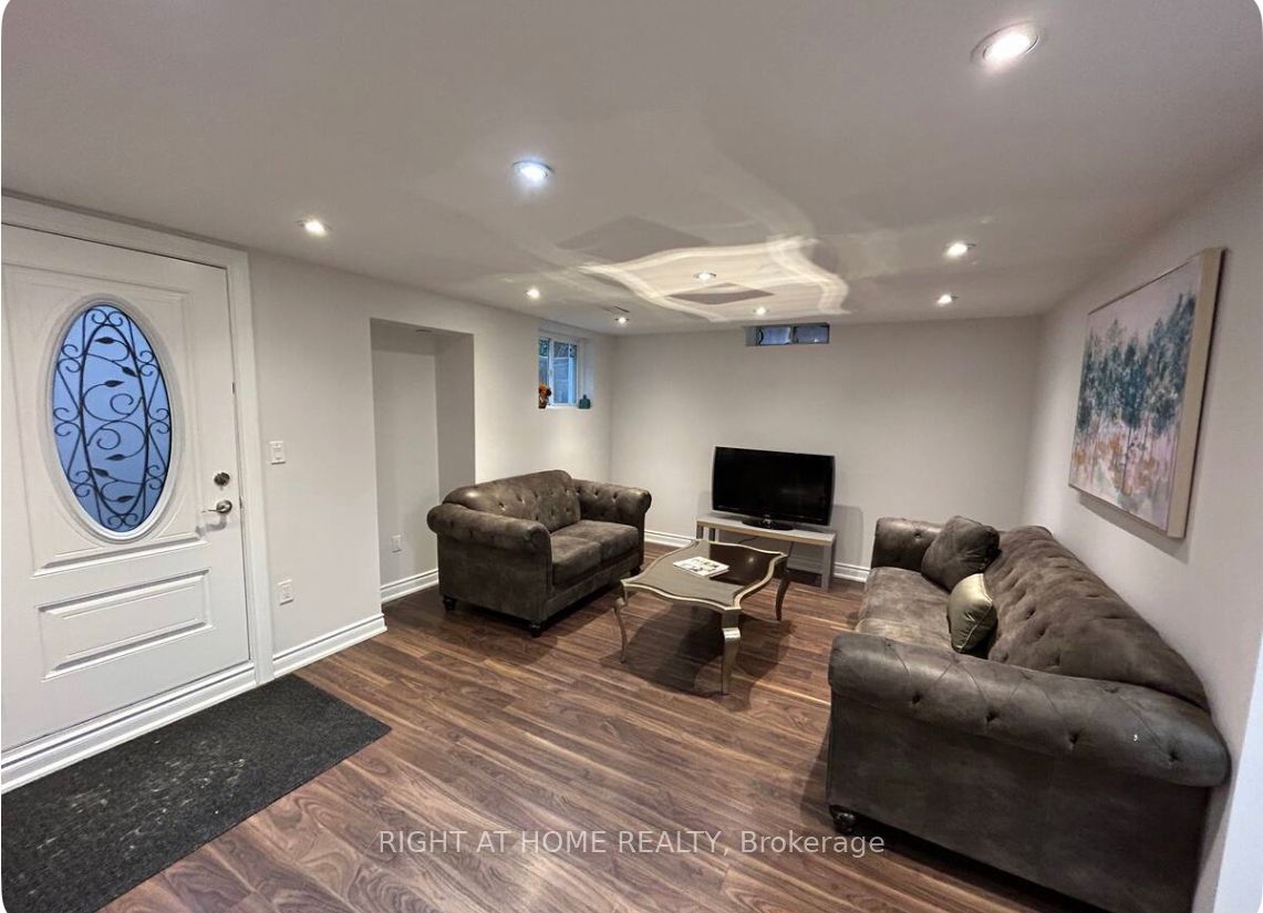 9 Alyssum Court Lower, Richmond Hill, ON L4E 4M7 photo 4