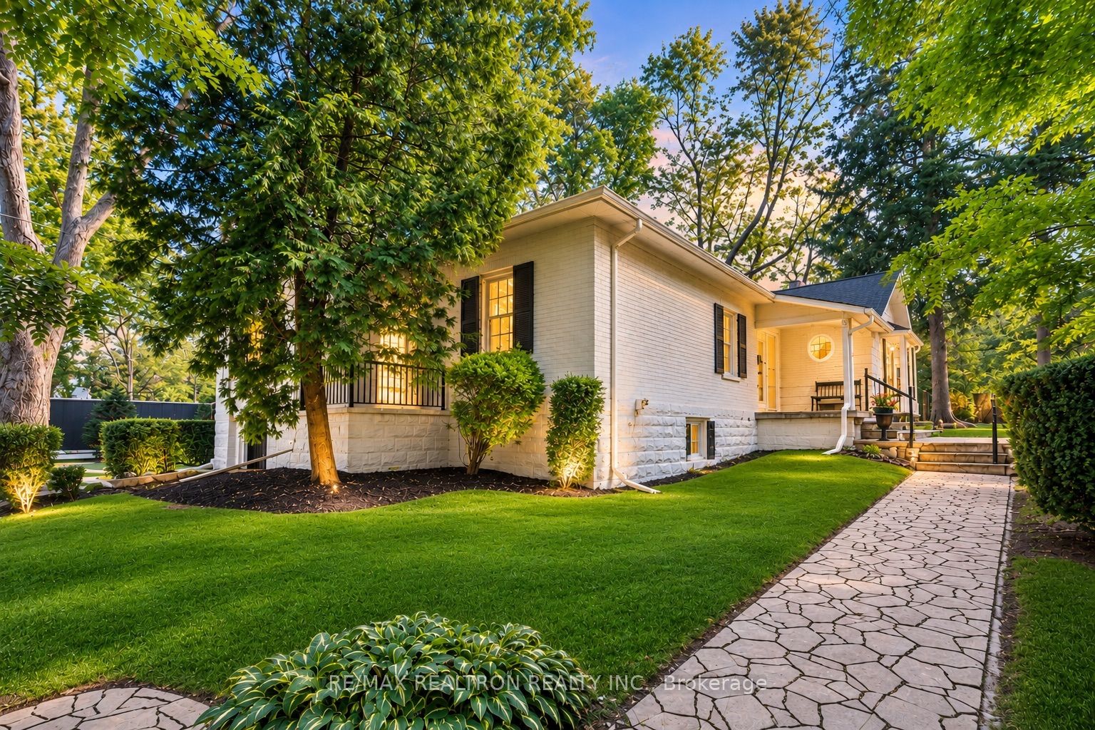 151 Brooke Street, Vaughan, ON L4J 1Z2