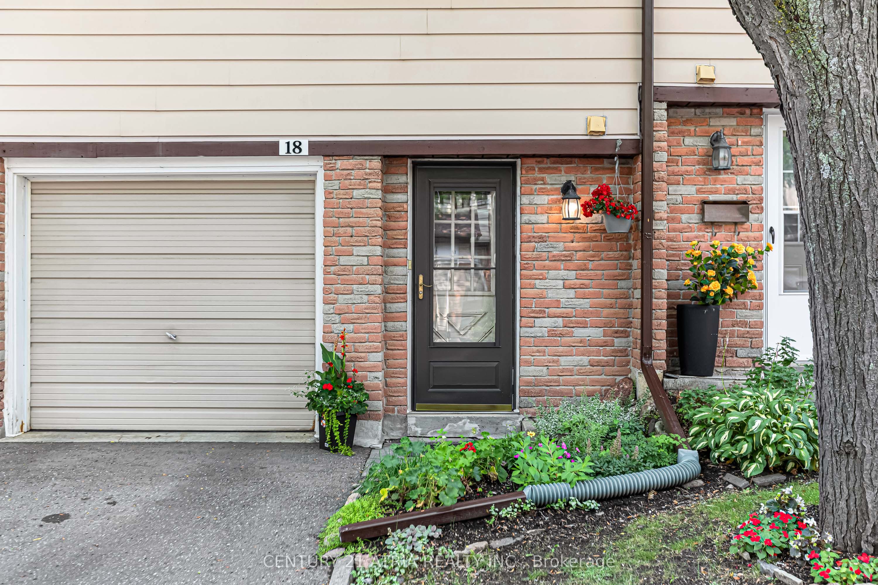 18 Thatchers Mill Way, Markham, ON L3P 3T3 photo 3