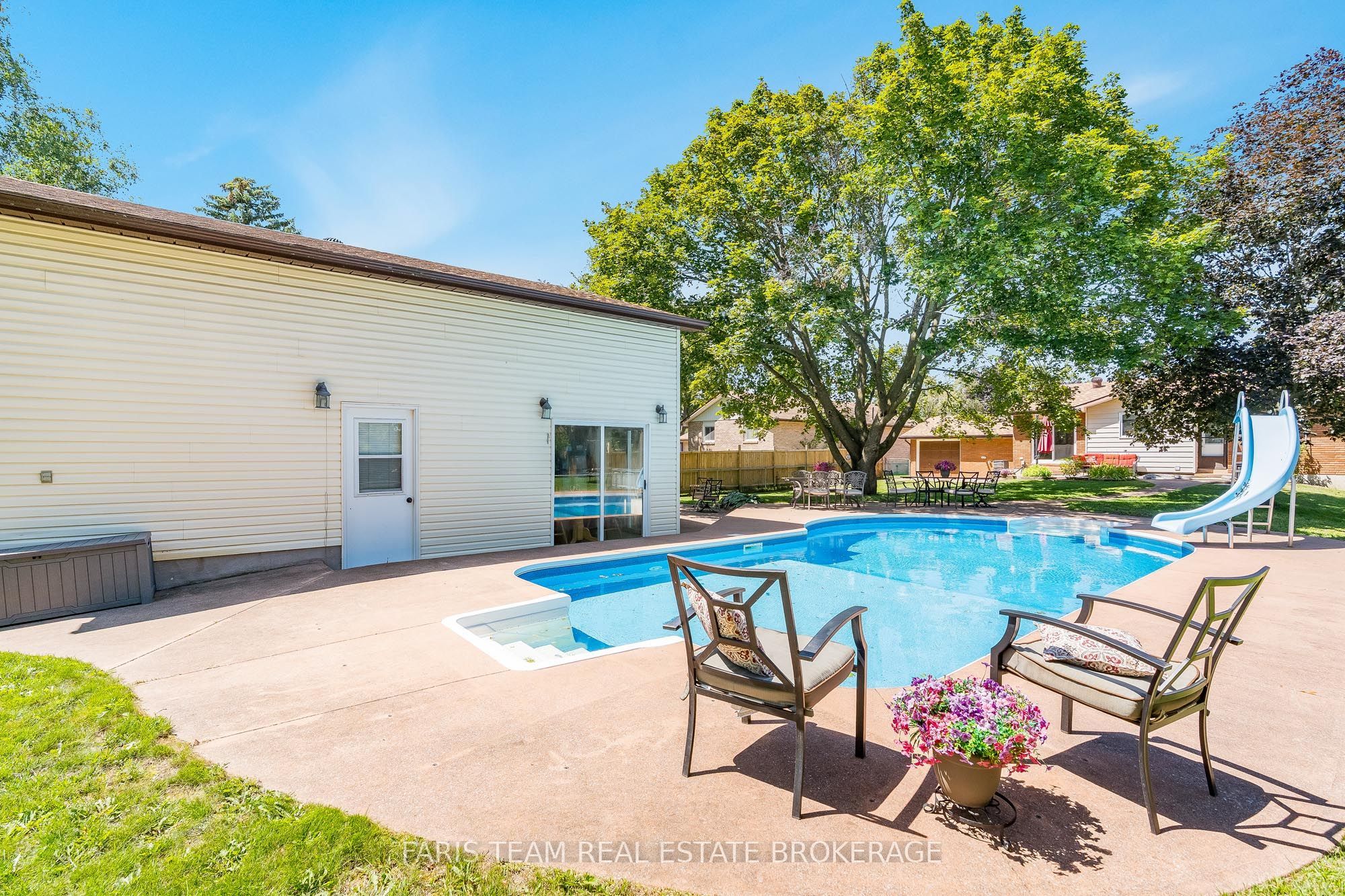 1041 Lebanon Drive, Innisfil, ON L9S 2B7 photo 4