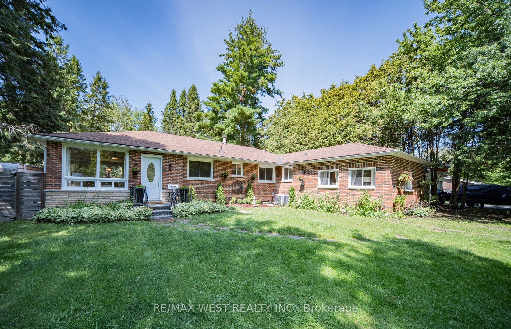 9510 Morning Glory Road, Georgina, ON L0E 1N0 photo 2