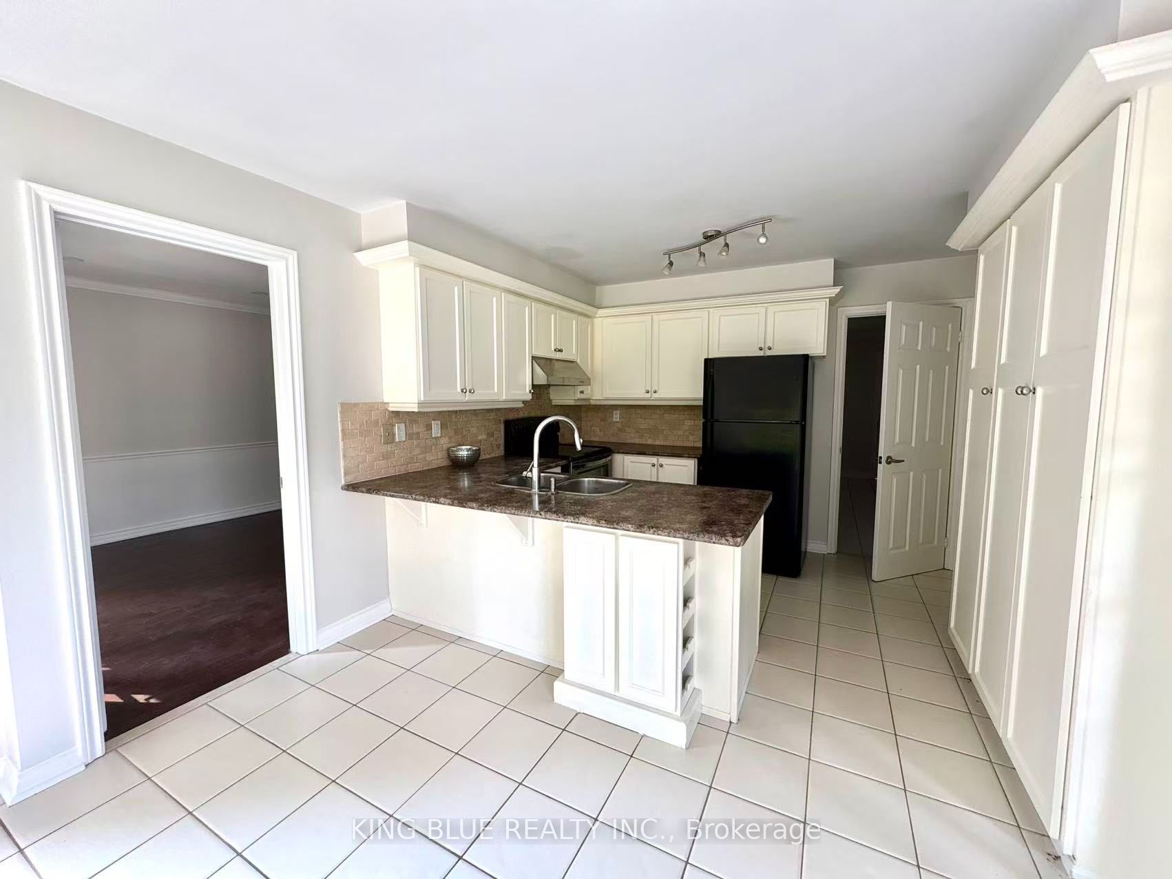 23 Craigleith Crescent, Richmond Hill, ON L4E 2S3 photo 4