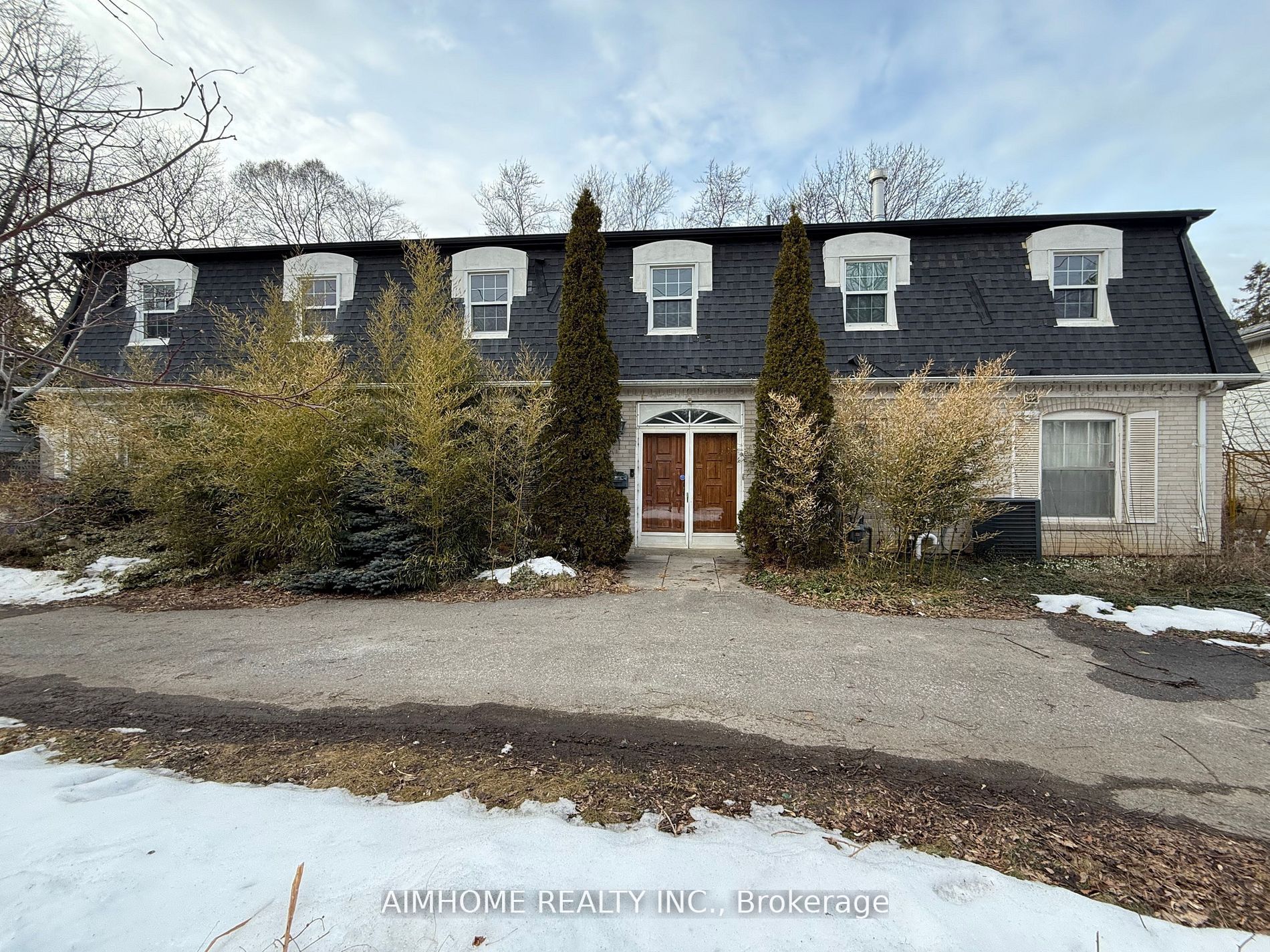 338 Steeles Avenue E, Markham, ON L3T 1A8