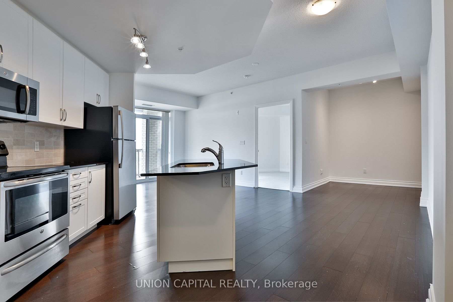 68 Main Street 511, Markham, ON L3P 1X2 photo 2