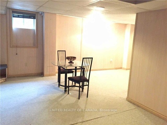 104 Gordon Rowe Crescent Lower, Richmond Hill, ON L4C 8R1 photo 5