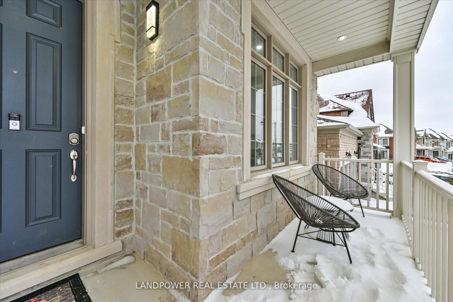 20 Tesla Crescent, East Gwillimbury, ON L9N 0T3 photo 4