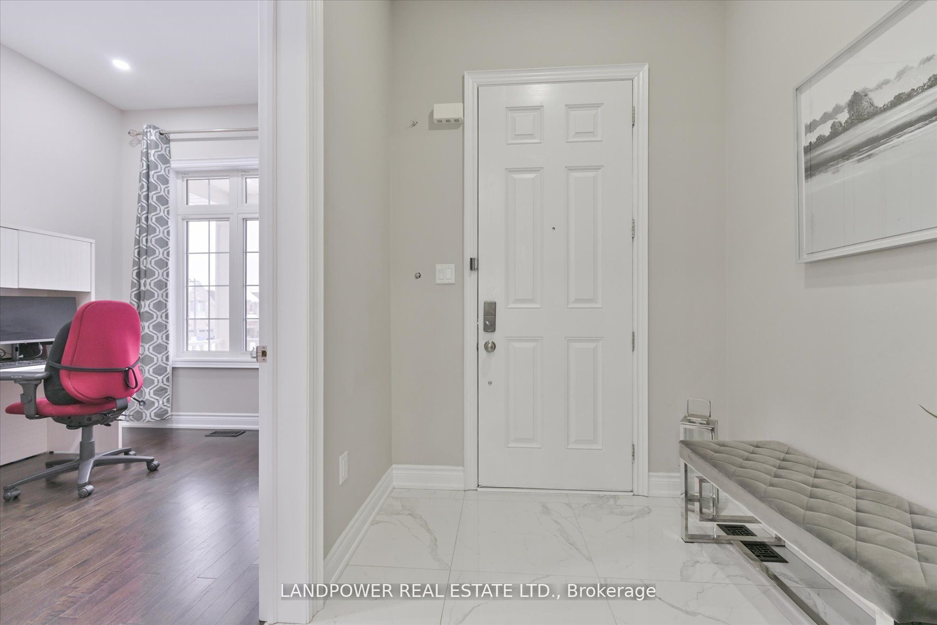 20 Tesla Crescent, East Gwillimbury, ON L9N 0T3 photo 5