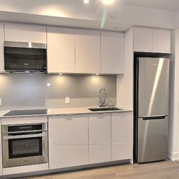 8 Cedarland Drive 705, Markham, ON L6G 0H4 photo 3