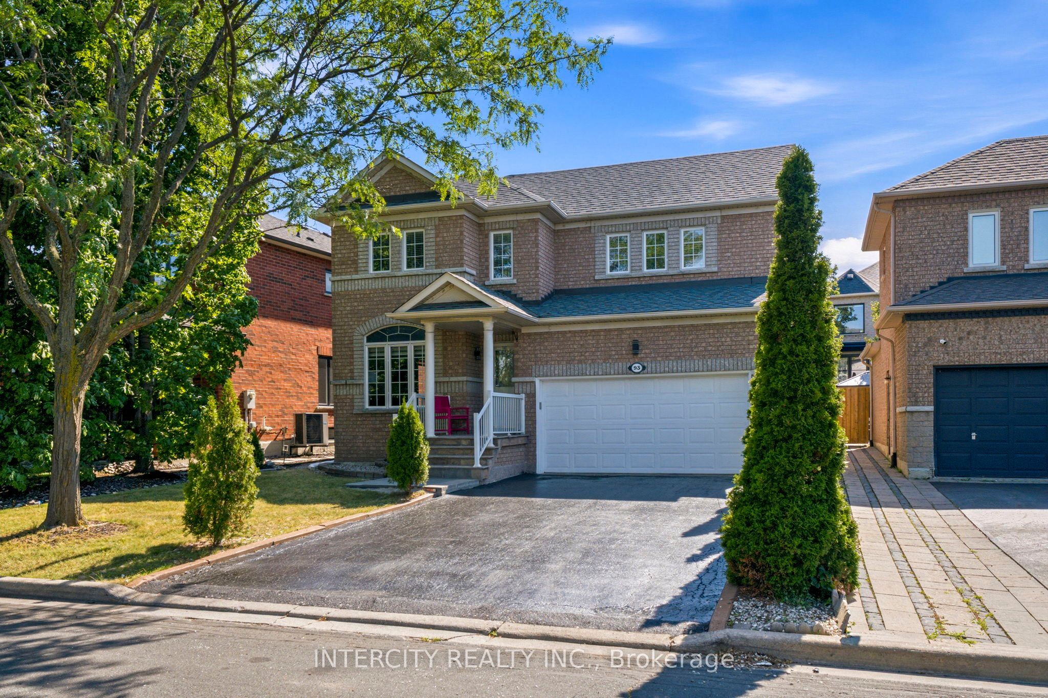 93 Chalone Crescent, Vaughan, ON L4H 1V6 photo 2